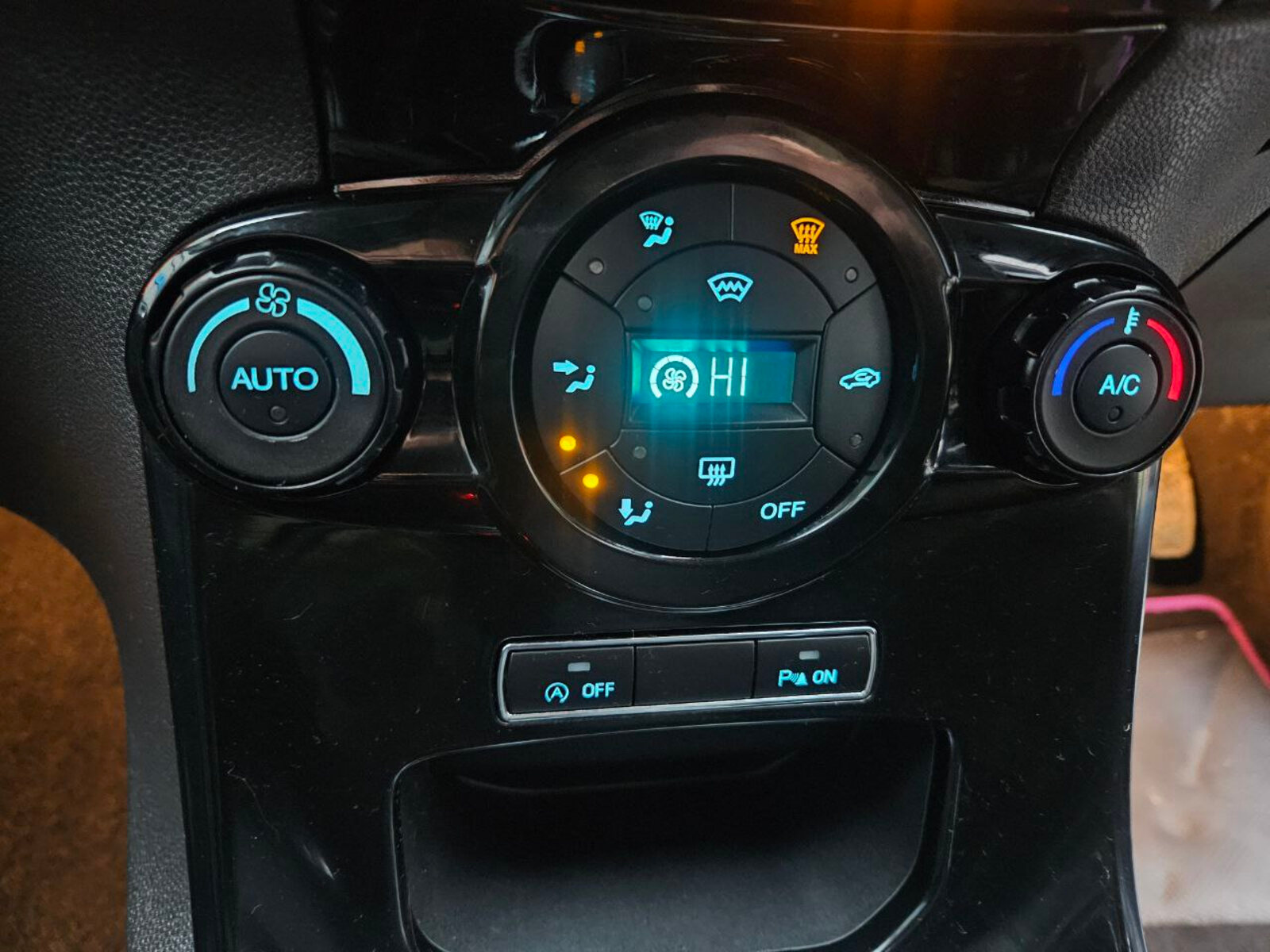 2015 Ford Fiesta TITANIUM 1.0 Petrol - Image 15