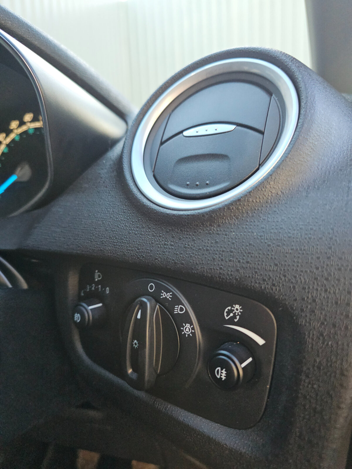 2016 Ford Fiesta TITANIUM 1.0 Petrol - Image 14
