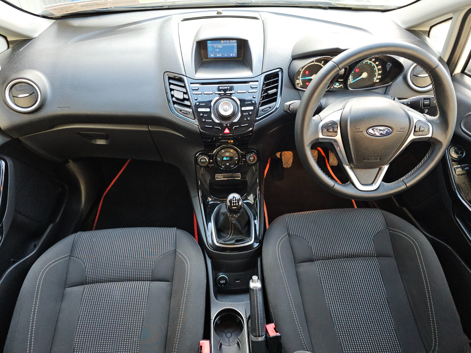 2016 Ford Fiesta TITANIUM 1.0 Petrol - Image 10