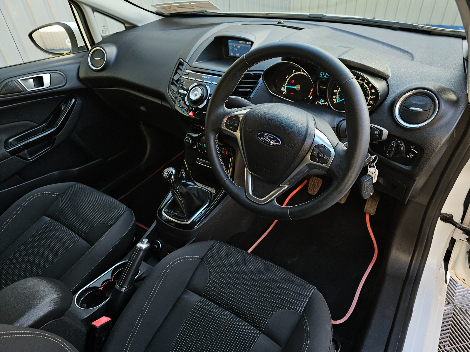 2016 Ford Fiesta TITANIUM 1.0 Petrol - Image 11