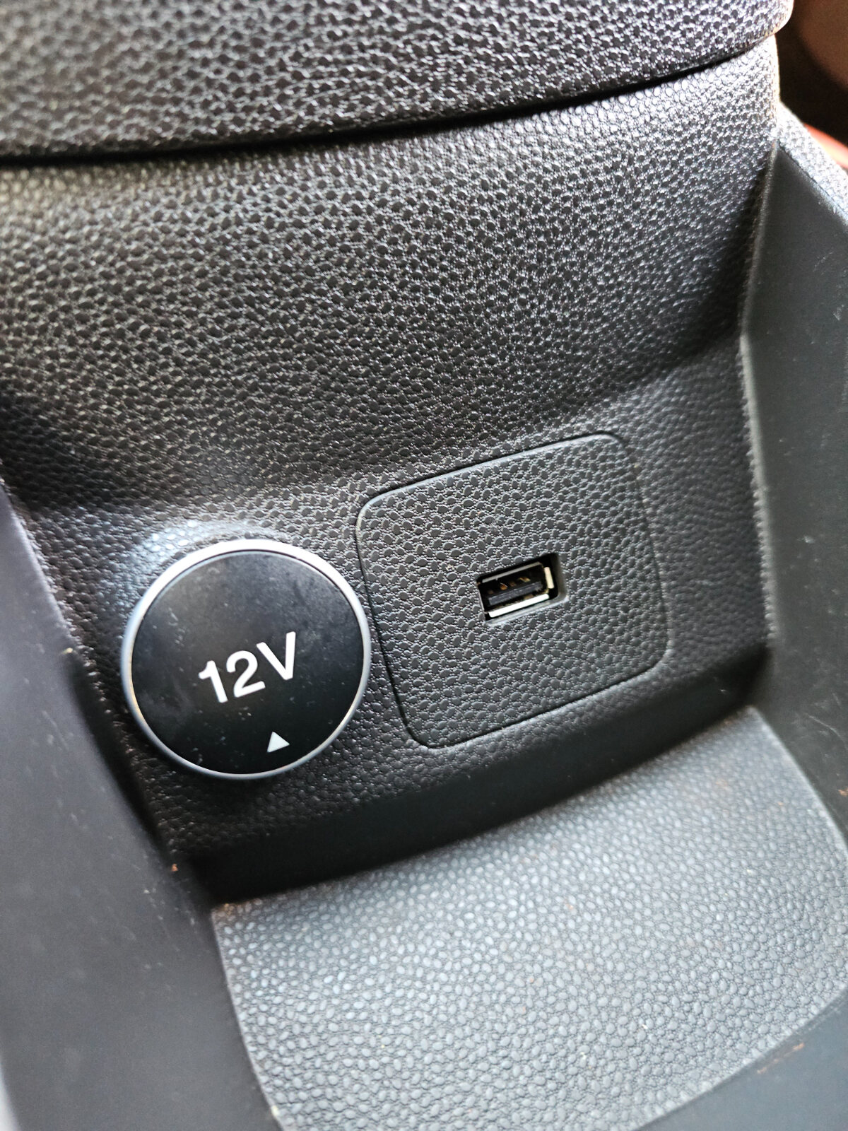 2016 Ford Fiesta TITANIUM 1.0 Petrol - Image 14
