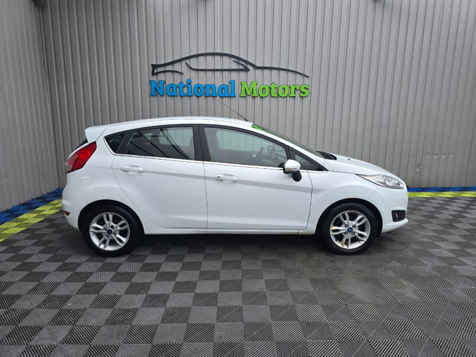 2016 Ford Fiesta 1.0 Petrol ZETEC - Image 2