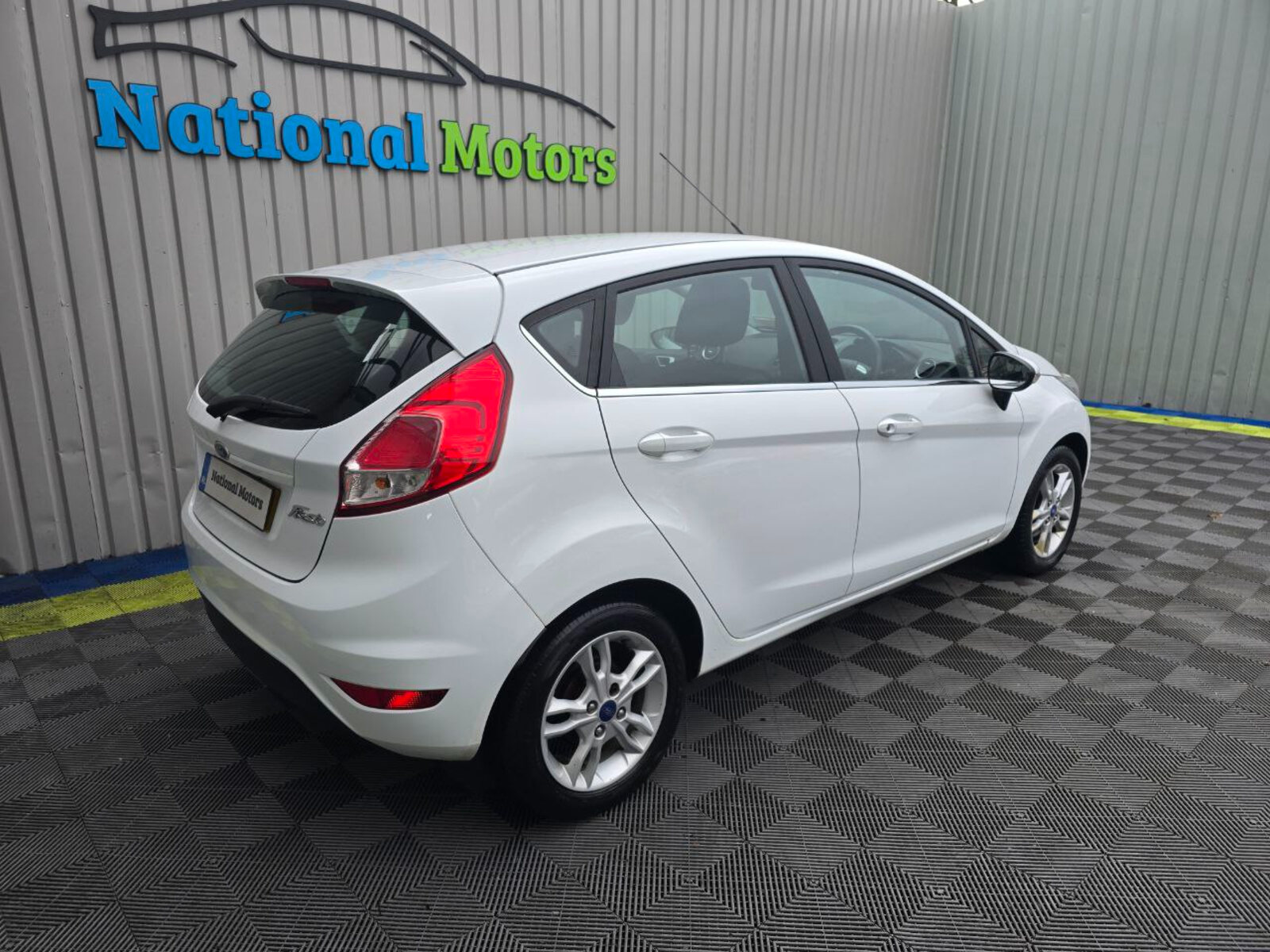 2016 Ford Fiesta 1.0 Petrol ZETEC - Image 3