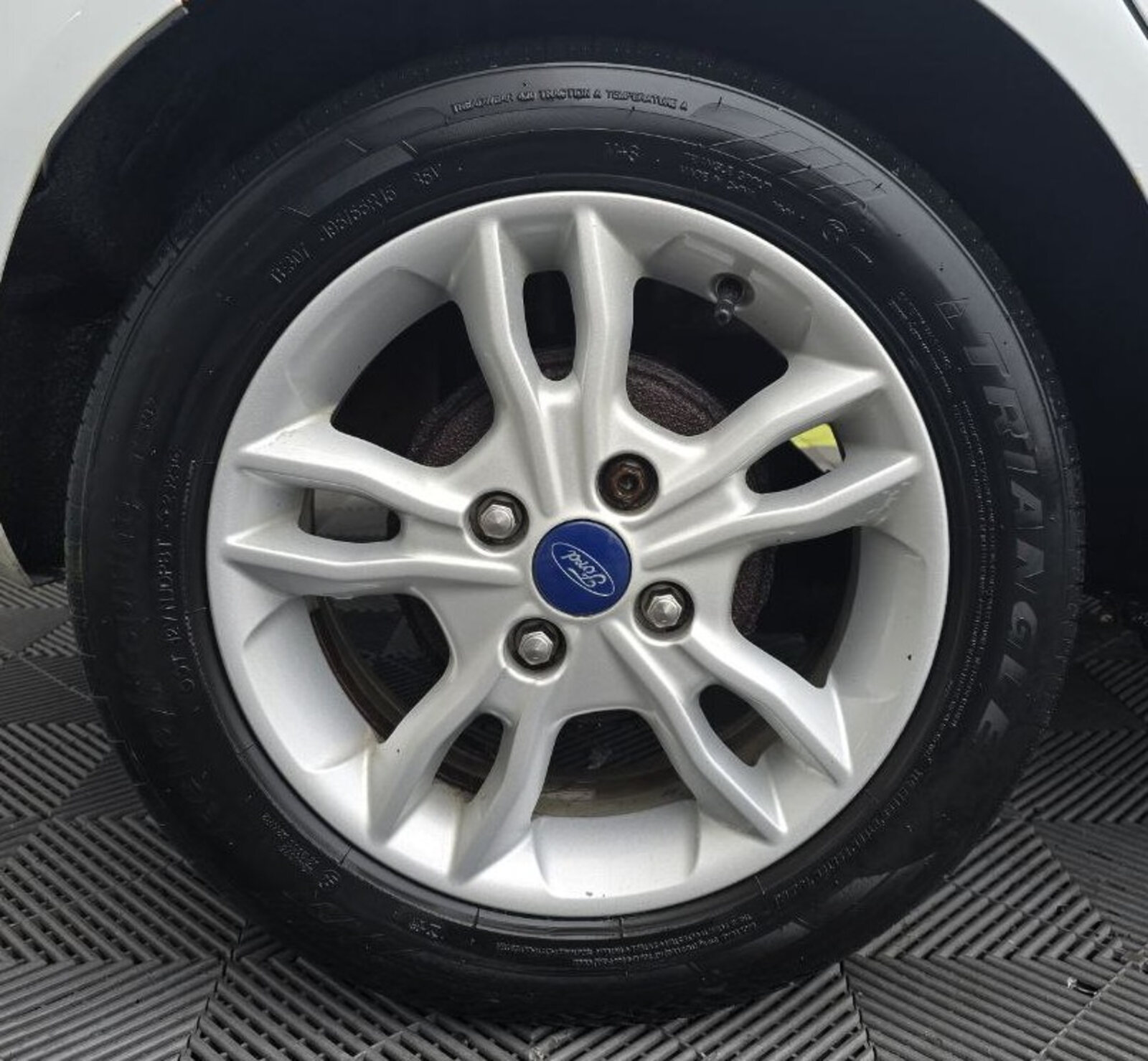 2016 Ford Fiesta 1.0 Petrol ZETEC - Image 9