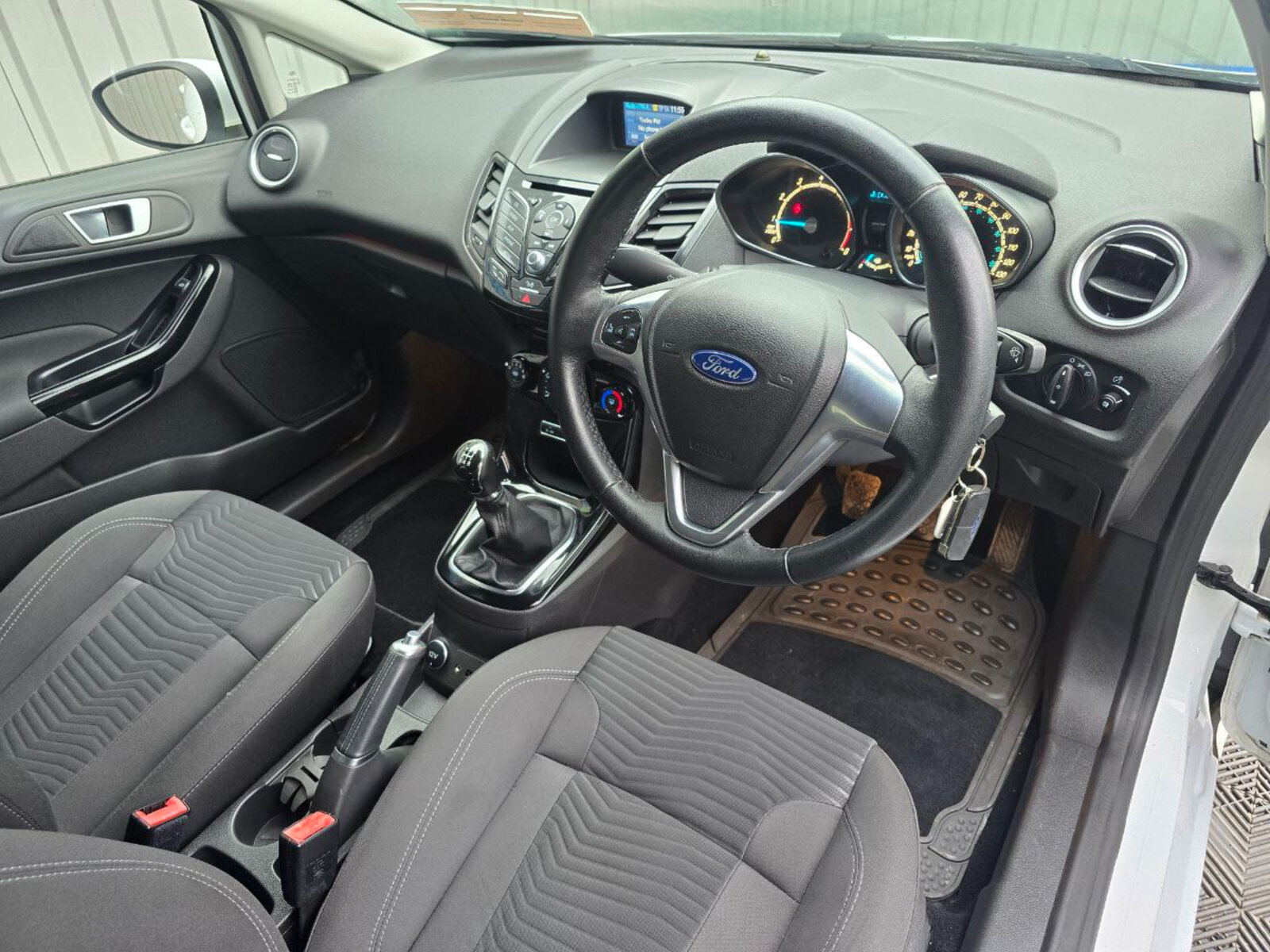 2016 Ford Fiesta 1.0 Petrol ZETEC - Image 11
