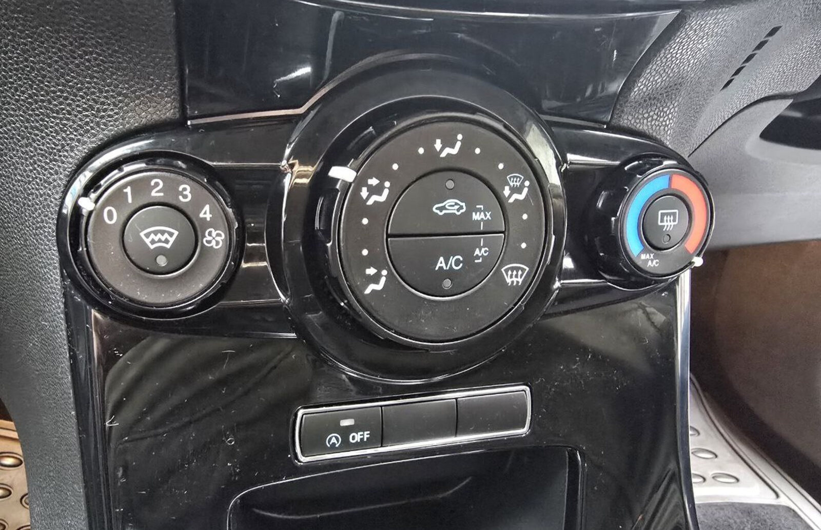 2016 Ford Fiesta 1.0 Petrol ZETEC - Image 15