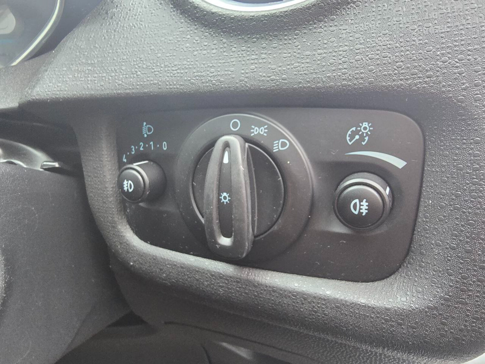 2016 Ford Fiesta 1.0 Petrol ZETEC - Image 17