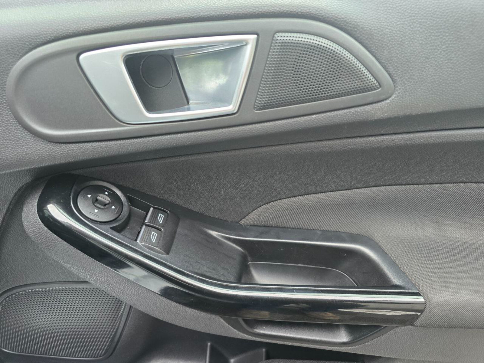 2016 Ford Fiesta 1.0 Petrol ZETEC - Image 18