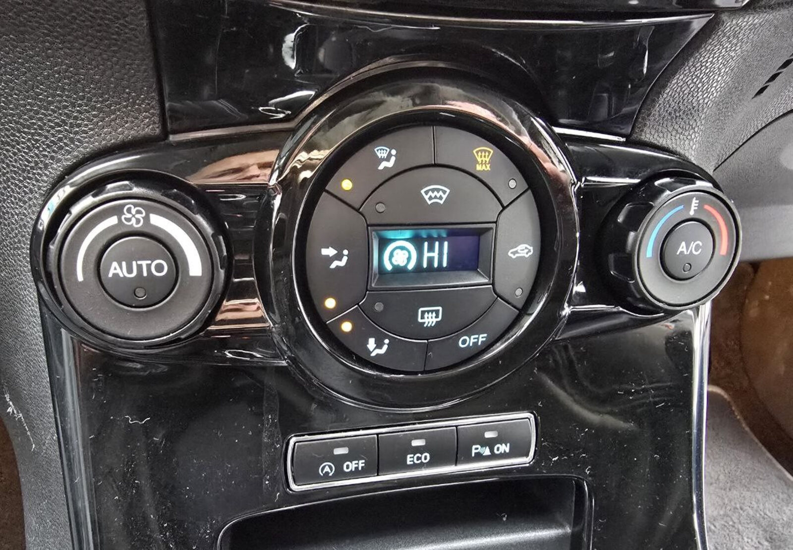 2017 Ford Fiesta TITANIUM X 1.0 Petrol - Image 14