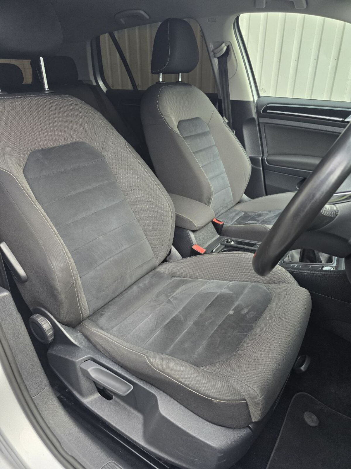 2016 Volkswagen Golf 1.6D TDI Highline - Image 10