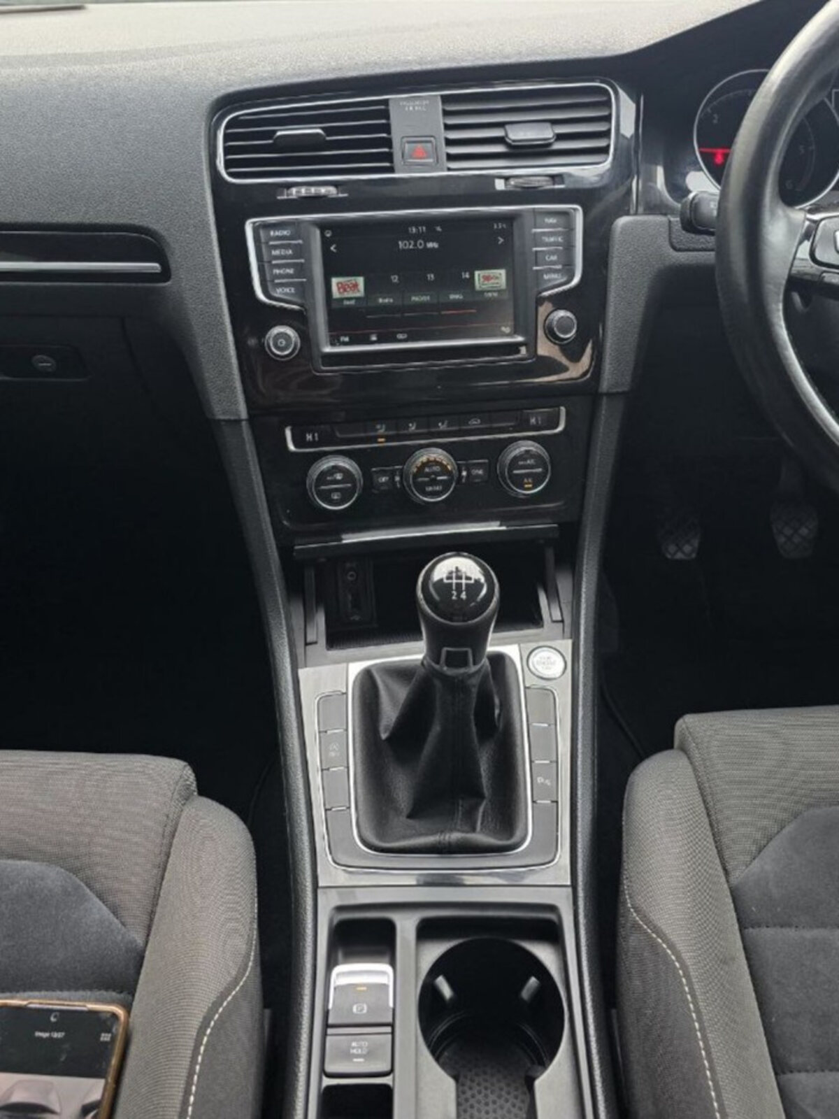 2016 Volkswagen Golf 1.6D TDI Highline - Image 11