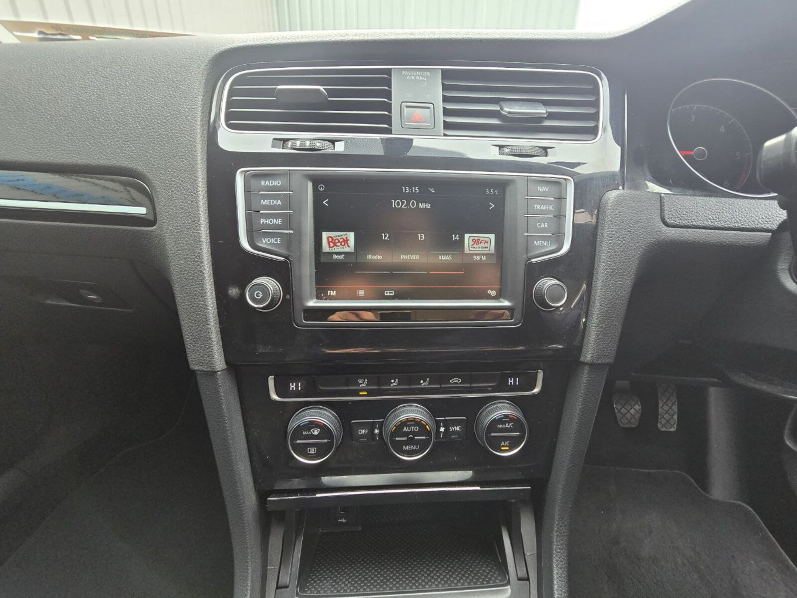 2016 Volkswagen Golf 1.6D TDI Highline - Image 14