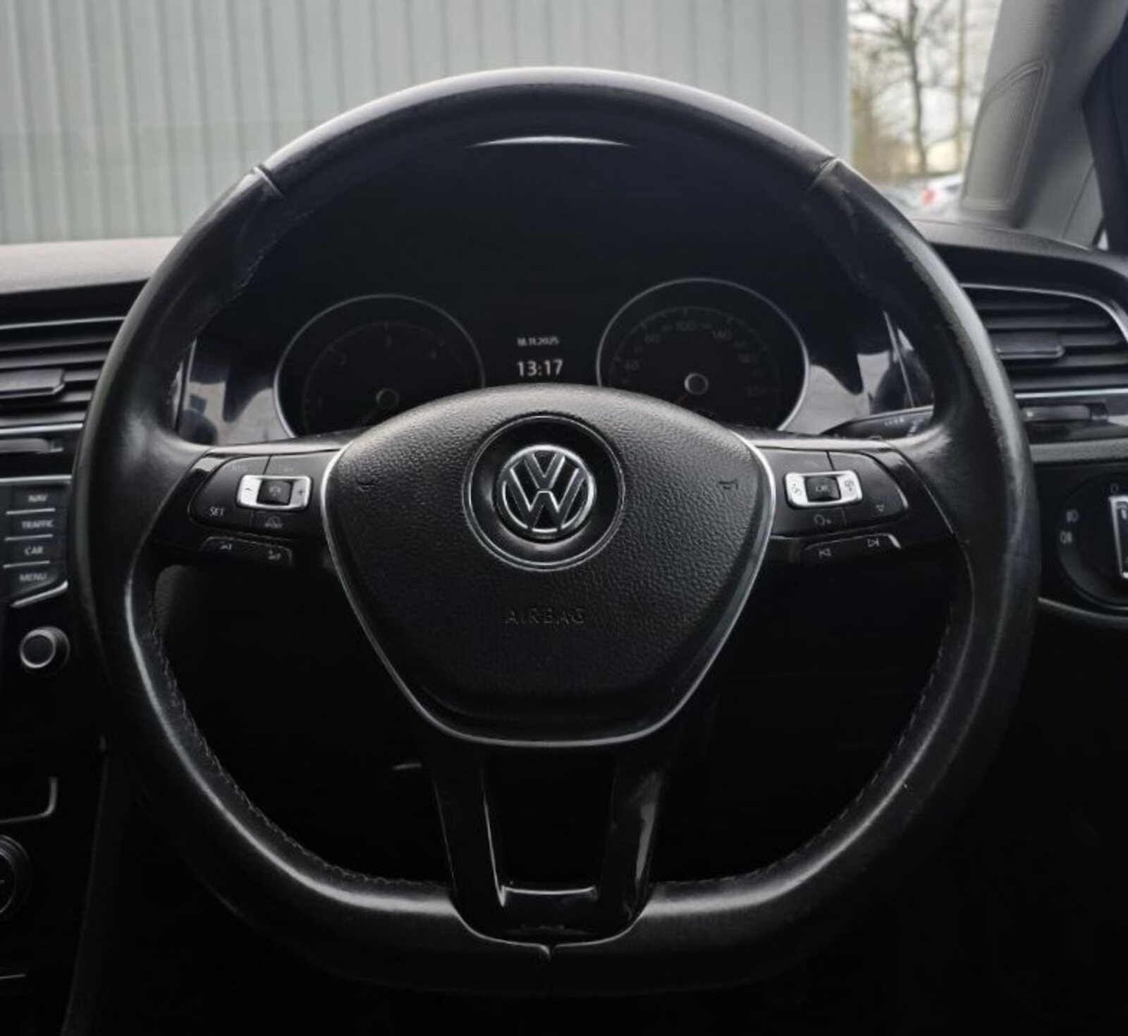 2016 Volkswagen Golf 1.6D TDI Highline - Image 15