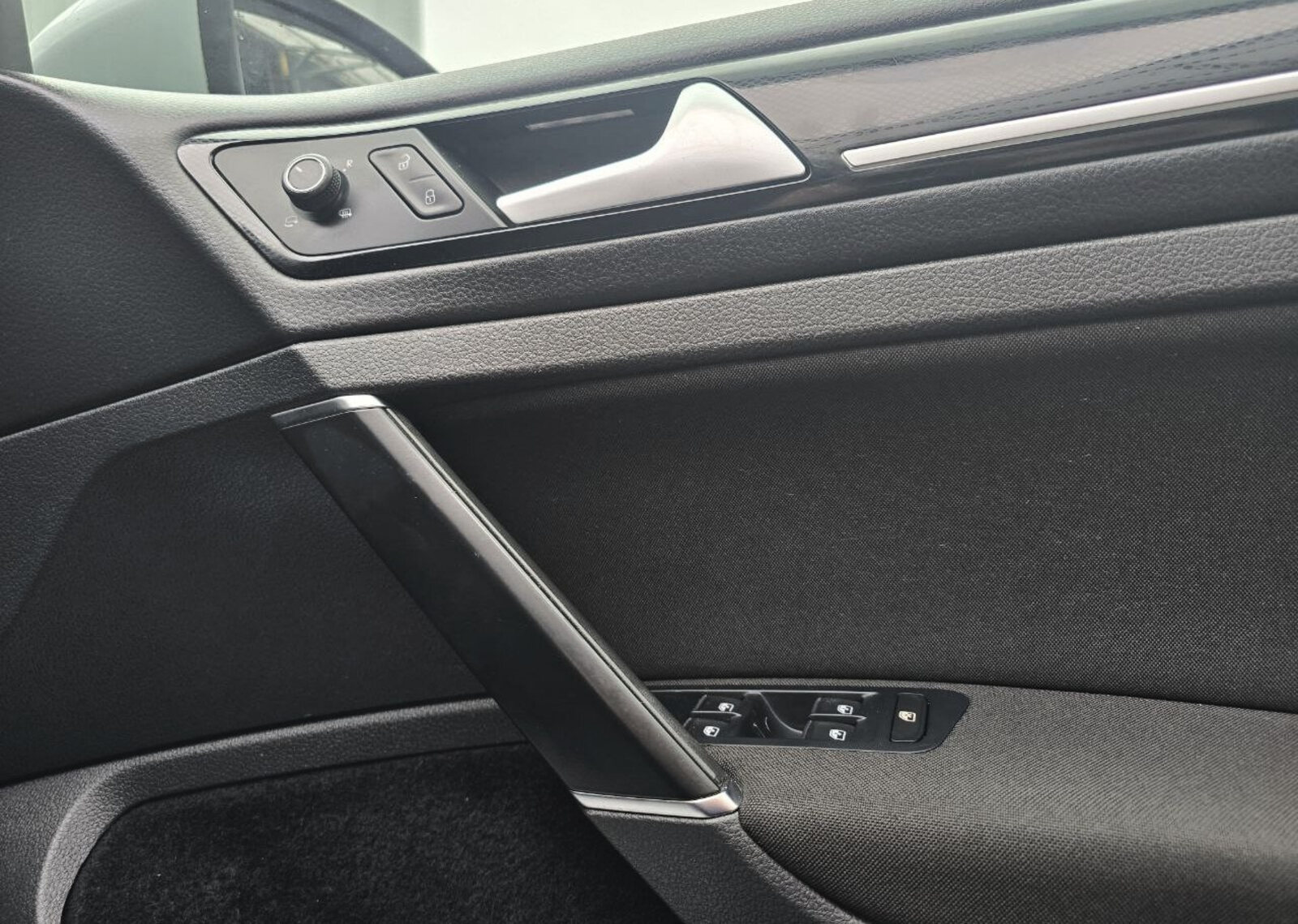 2016 Volkswagen Golf 1.6D TDI Highline - Image 16
