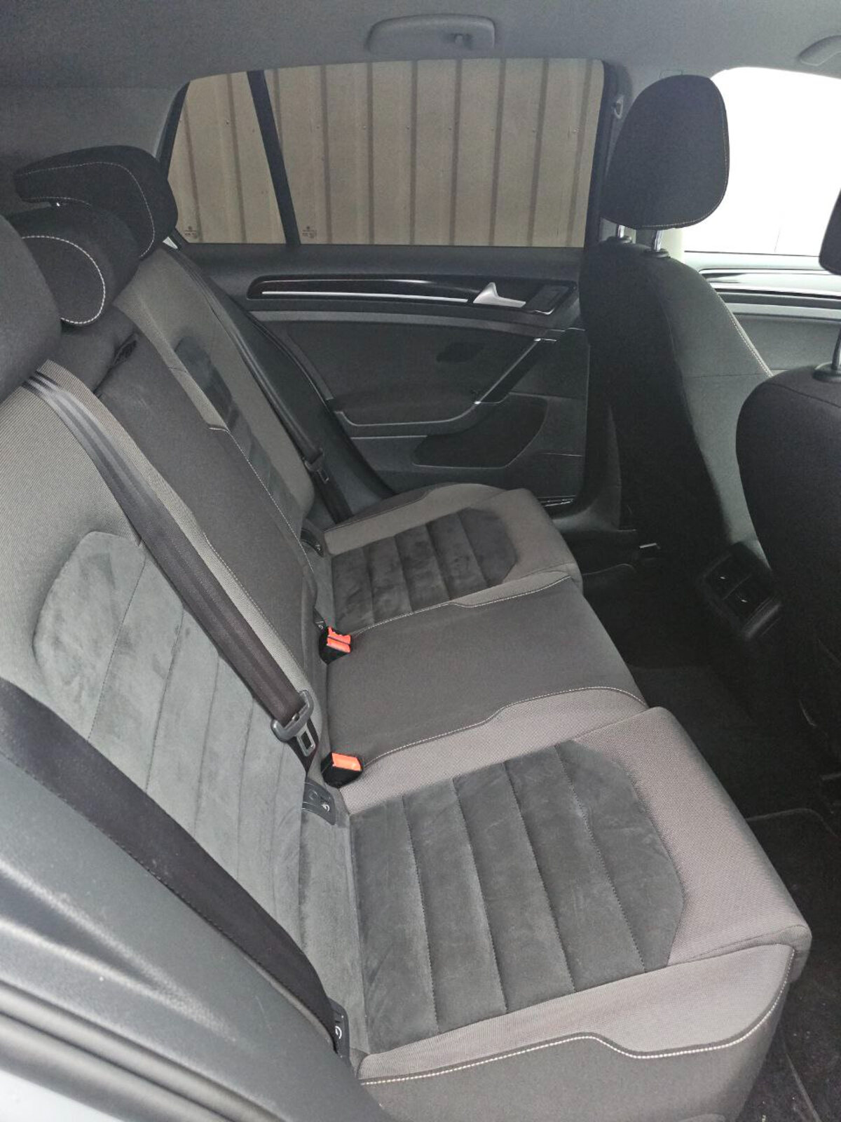 2016 Volkswagen Golf 1.6D TDI Highline - Image 19