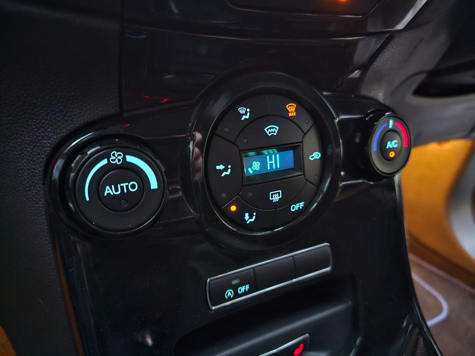 2016 Ford Fiesta TITANIUM X 1.0 Petrol - Image 16