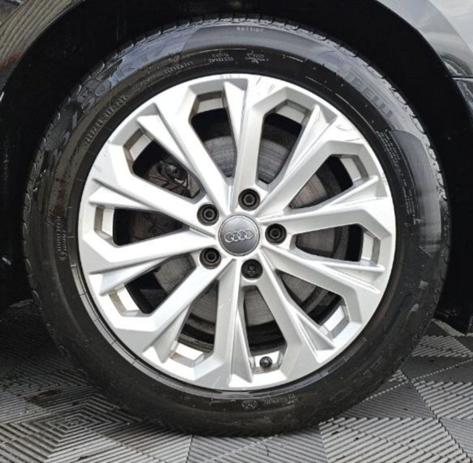 2020 Audi A4 TDI S Tronic SE 163HP Automatic - Image 9