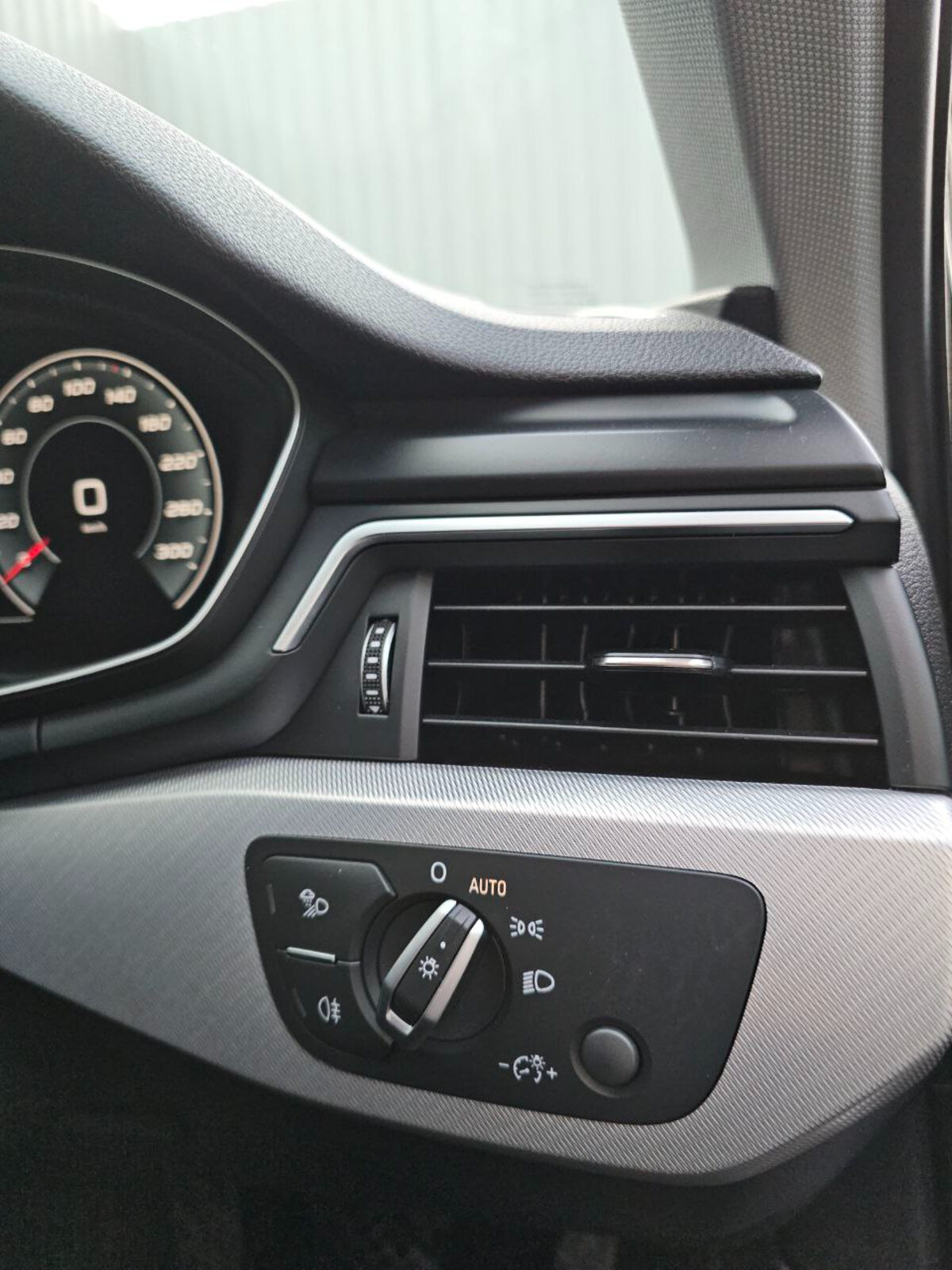 2020 Audi A4 TDI S Tronic SE 163HP Automatic - Image 19