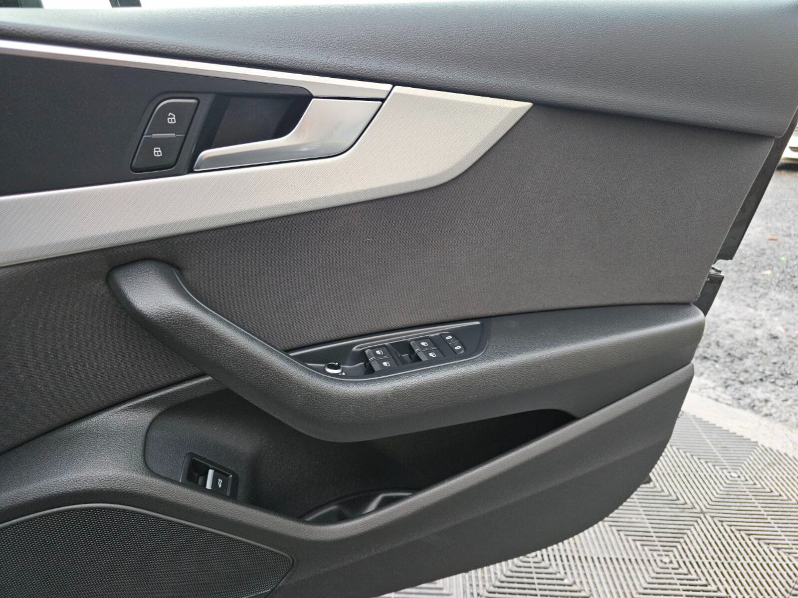 2020 Audi A4 TDI S Tronic SE 163HP Automatic - Image 20