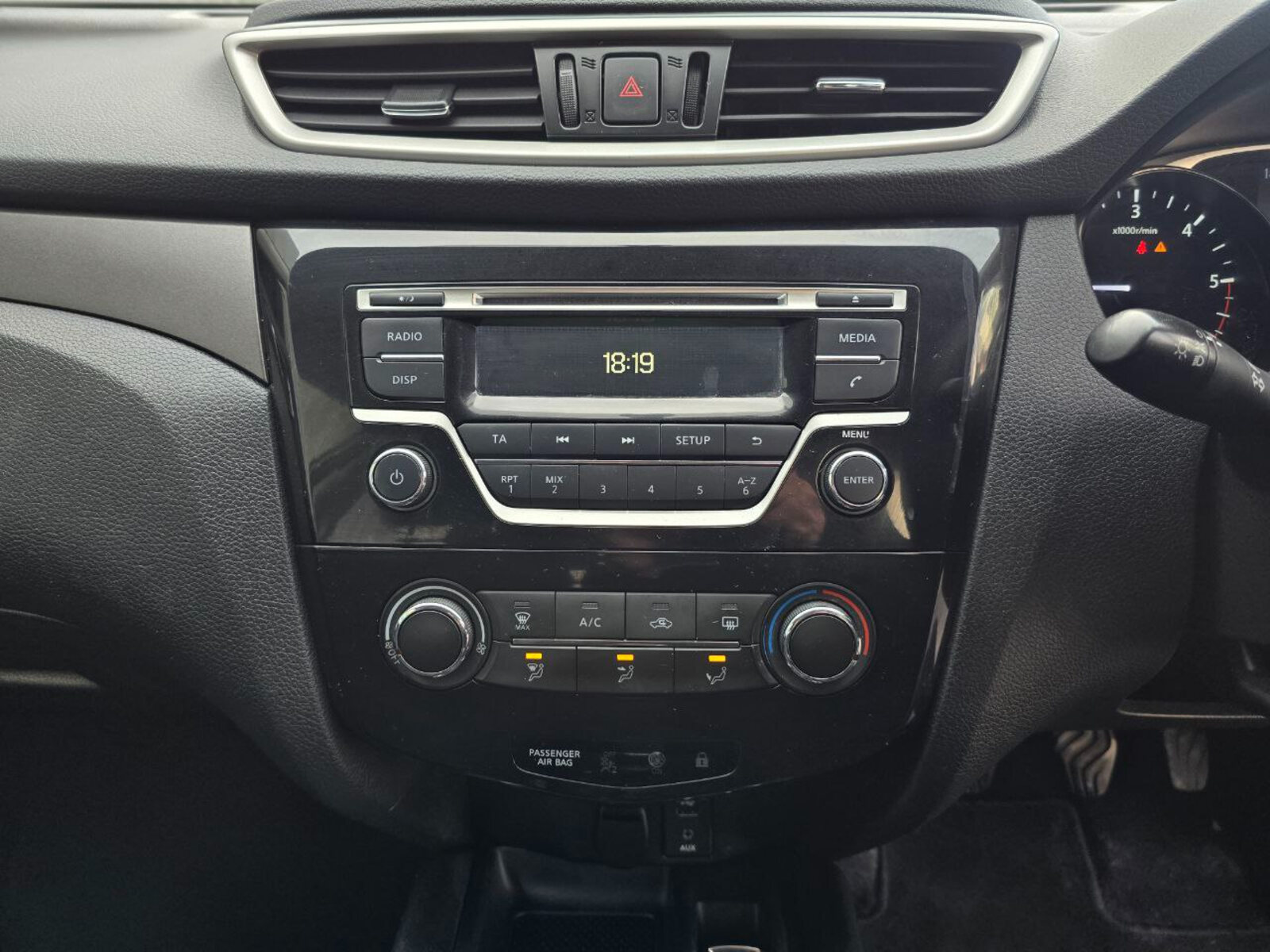 2016 Nissan X-Trail 1.6d XE 7 SEATS - Image 15