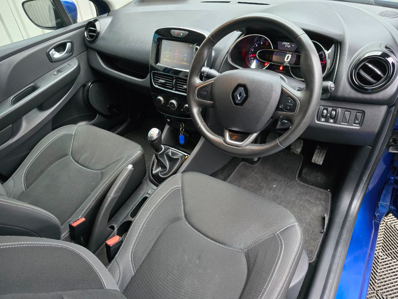 2019 Renault Clio 1.5 DCI ECO DYNAMIQUE NAV - Image 11
