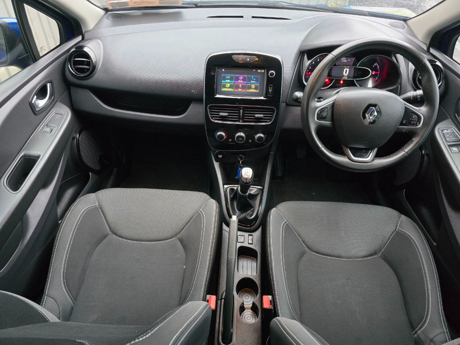 2019 Renault Clio 1.5 DCI ECO DYNAMIQUE NAV - Image 12