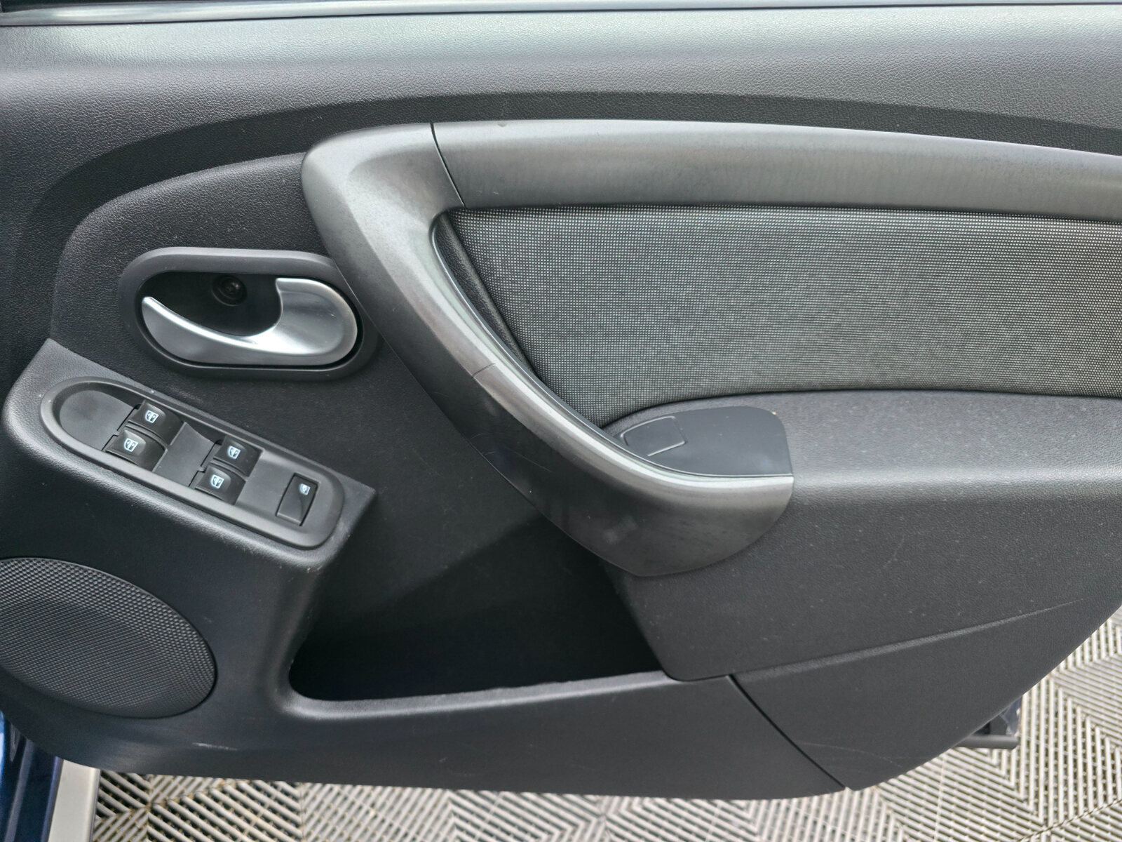 2017 Dacia Duster 1.5 dCi SIGNATURE - Image 14