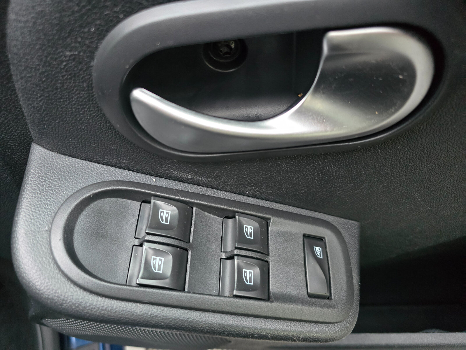 2017 Dacia Duster 1.5 dCi SIGNATURE - Image 15
