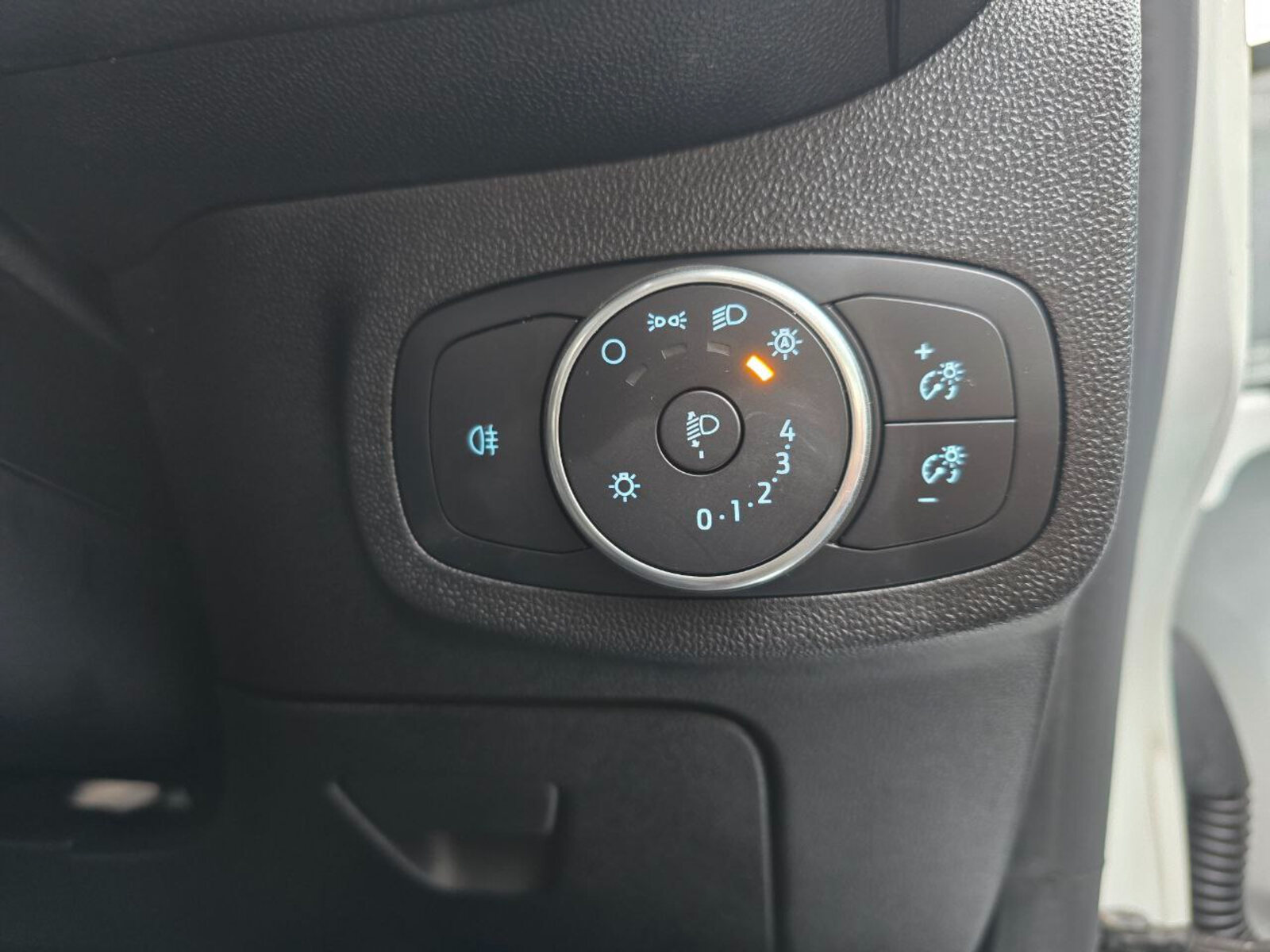 2019 Ford Fiesta Petrol 1.1 Ti-VCT Zetec - Image 16