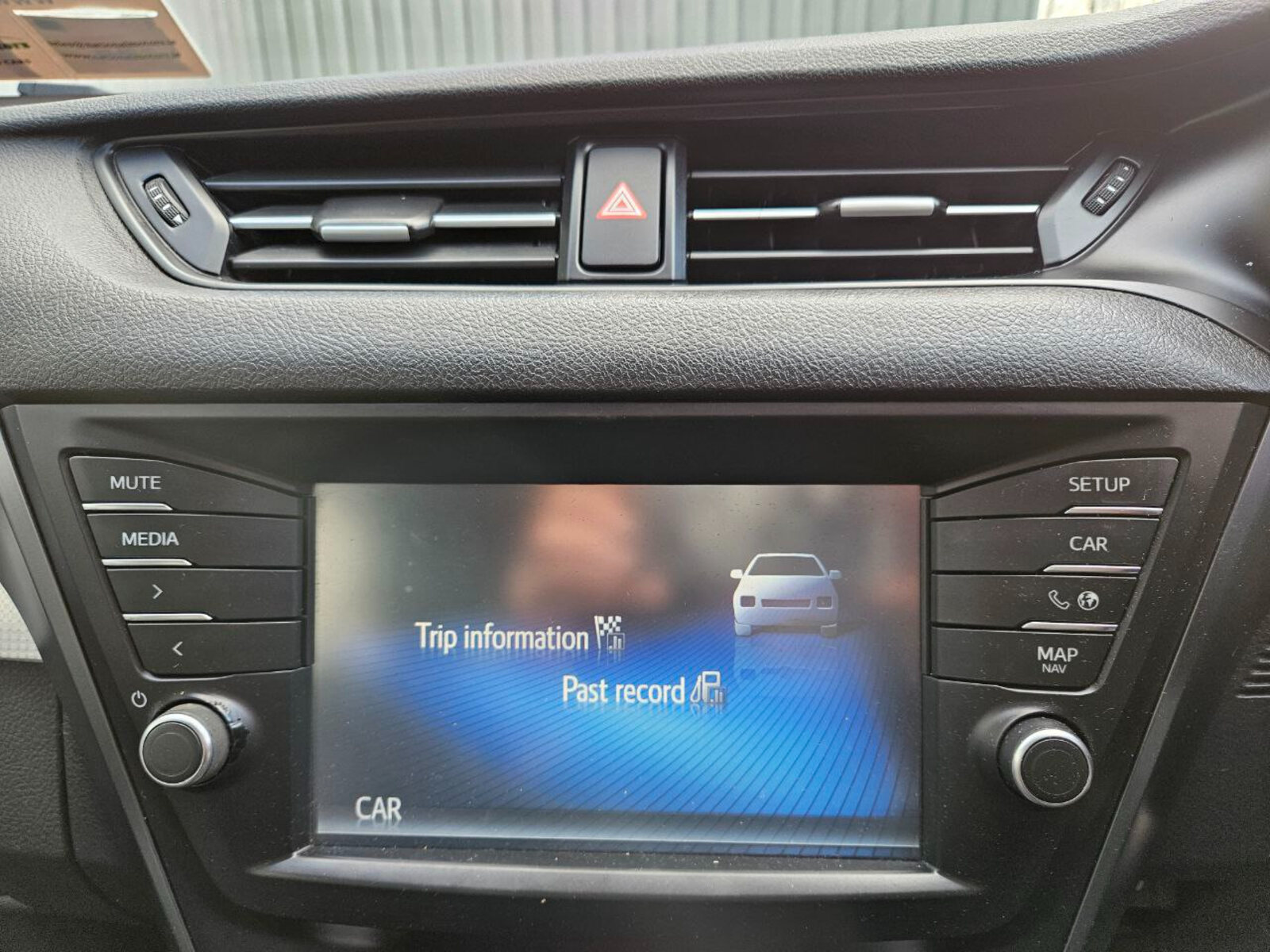 2017 Toyota Avensis 1.6 D-4D Luna Navi Saloon - Image 14