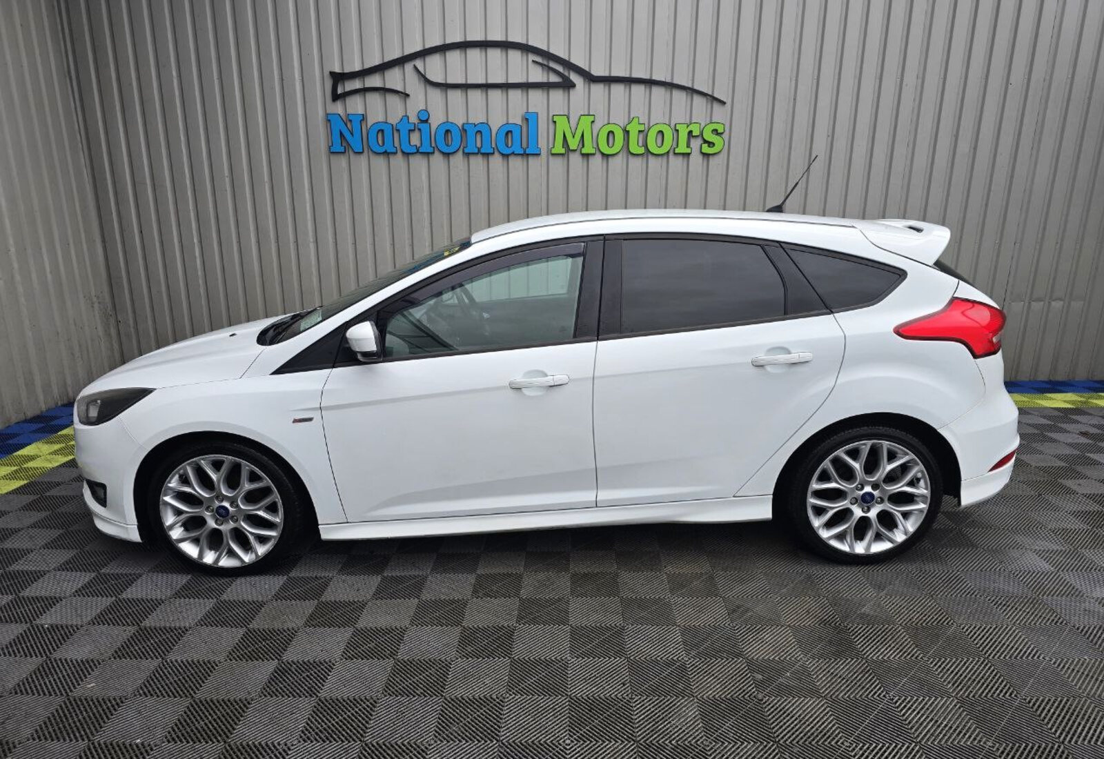 2017 Ford Focus ST-Line 1.5 TDCi - Image 6