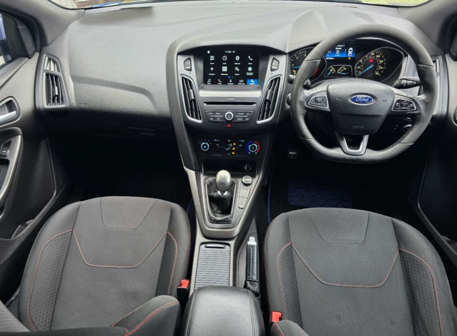 2017 Ford Focus ST-Line 1.5 TDCi - Image 11