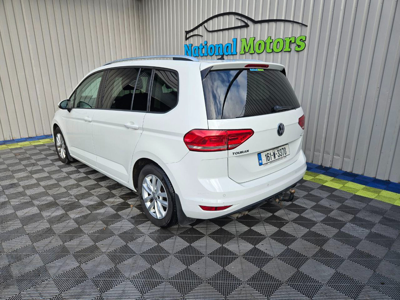 2016 Volkswagen Touran  2.0 TDI Comfortline 7 Seat - Image 5
