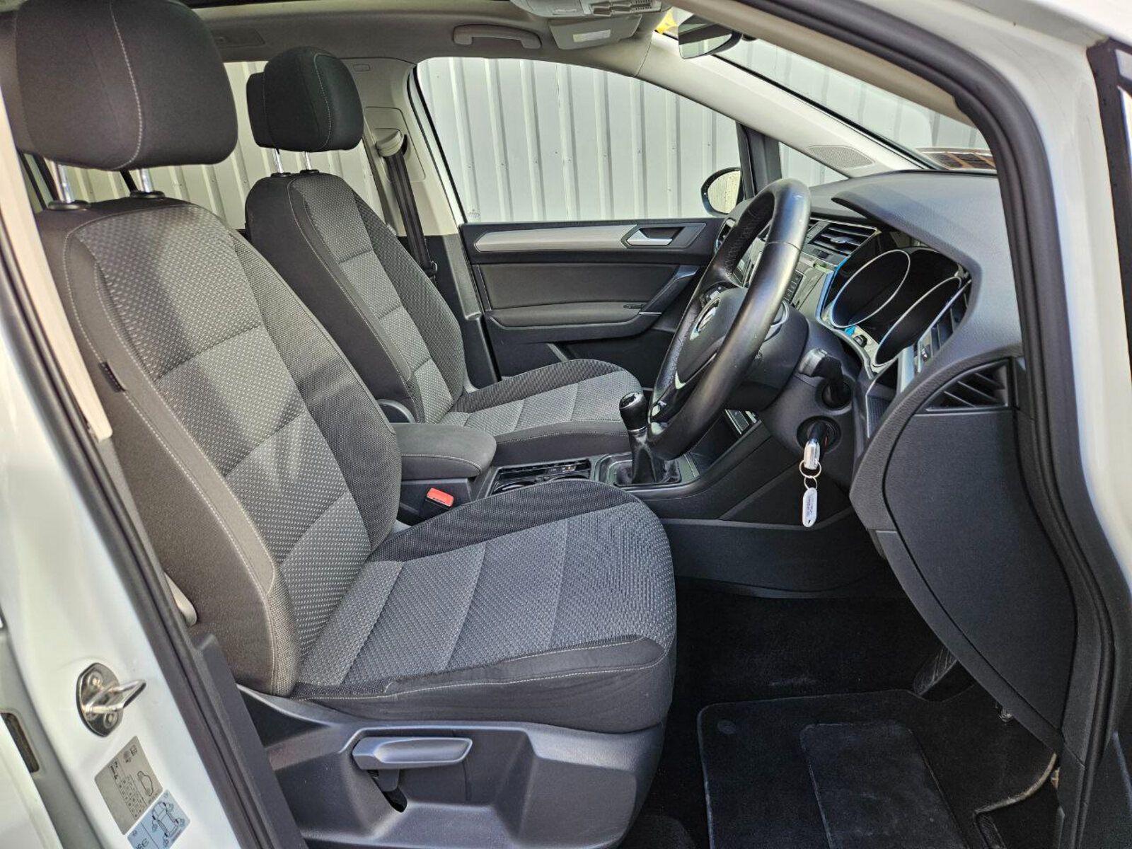 2016 Volkswagen Touran  2.0 TDI Comfortline 7 Seat - Image 9