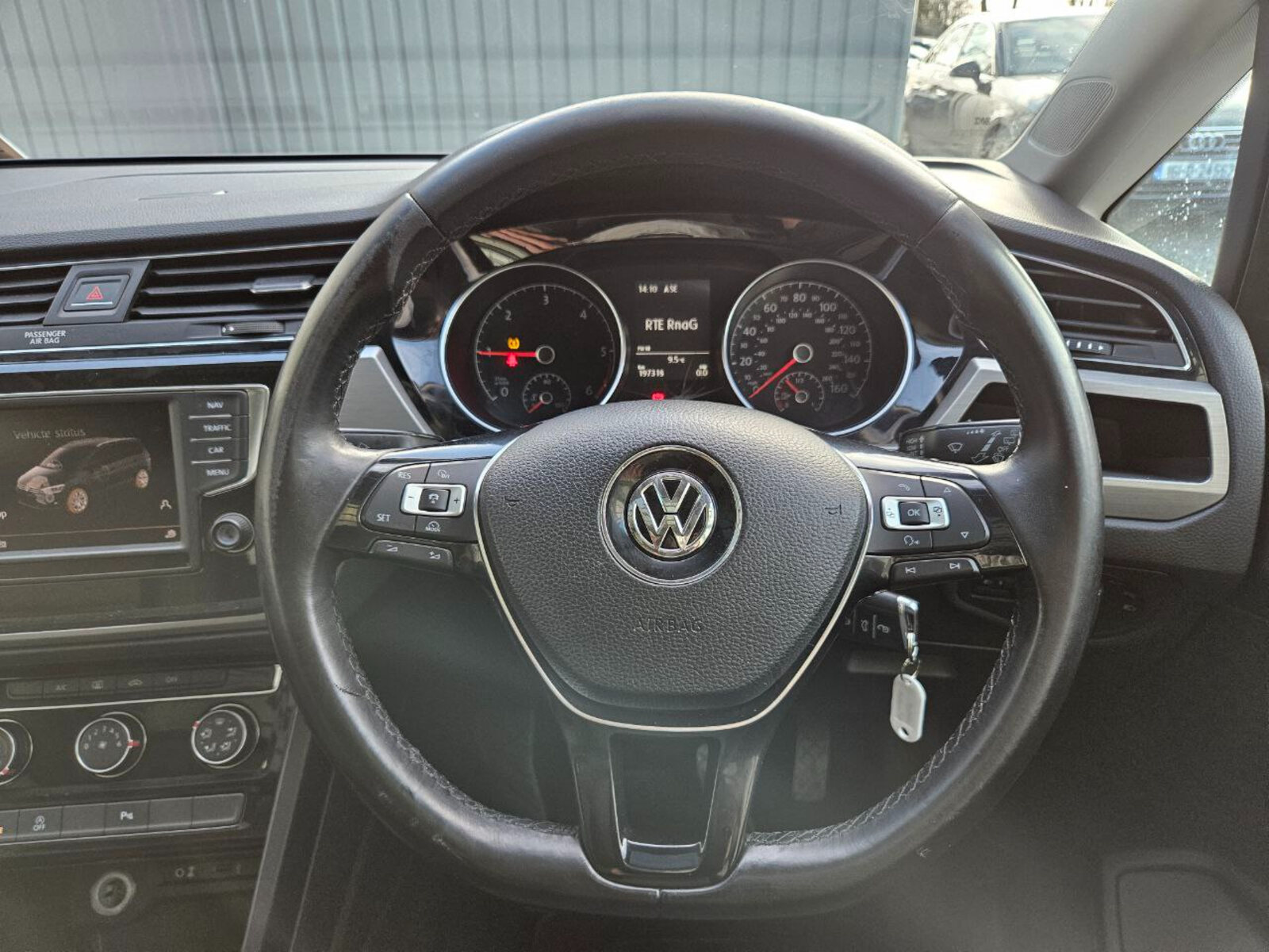 2016 Volkswagen Touran  2.0 TDI Comfortline 7 Seat - Image 14