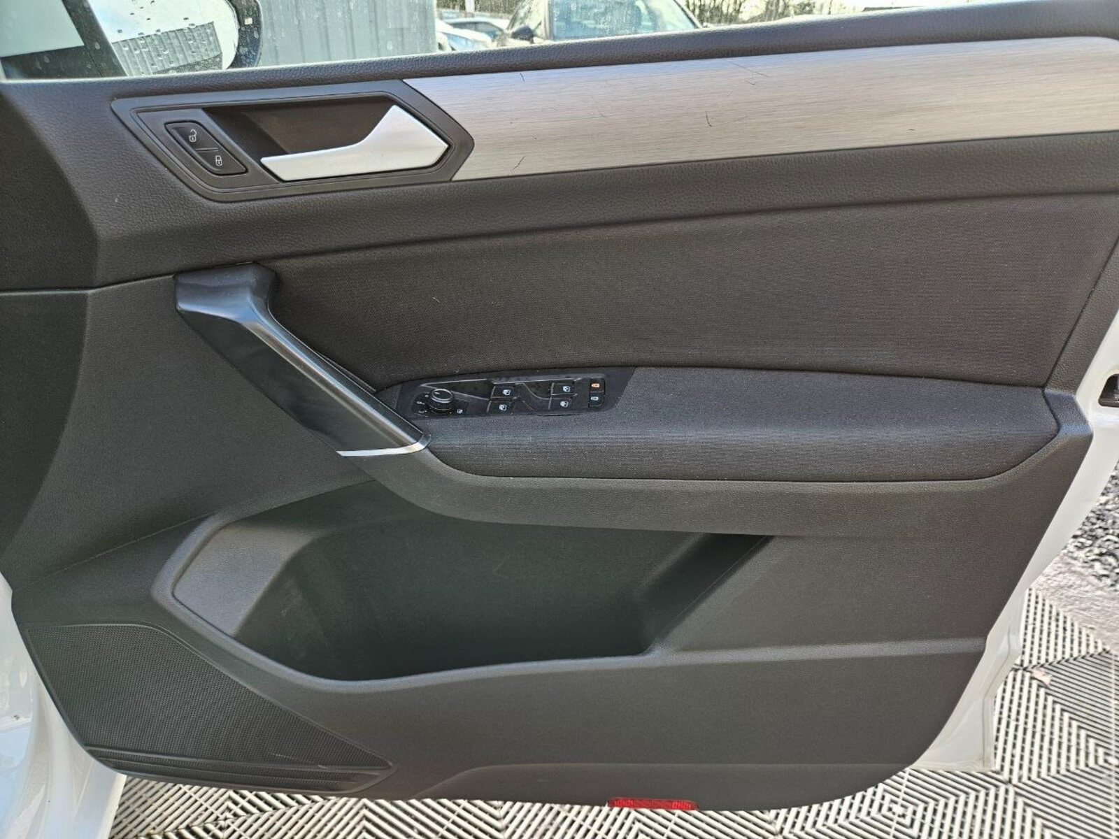 2016 Volkswagen Touran  2.0 TDI Comfortline 7 Seat - Image 16