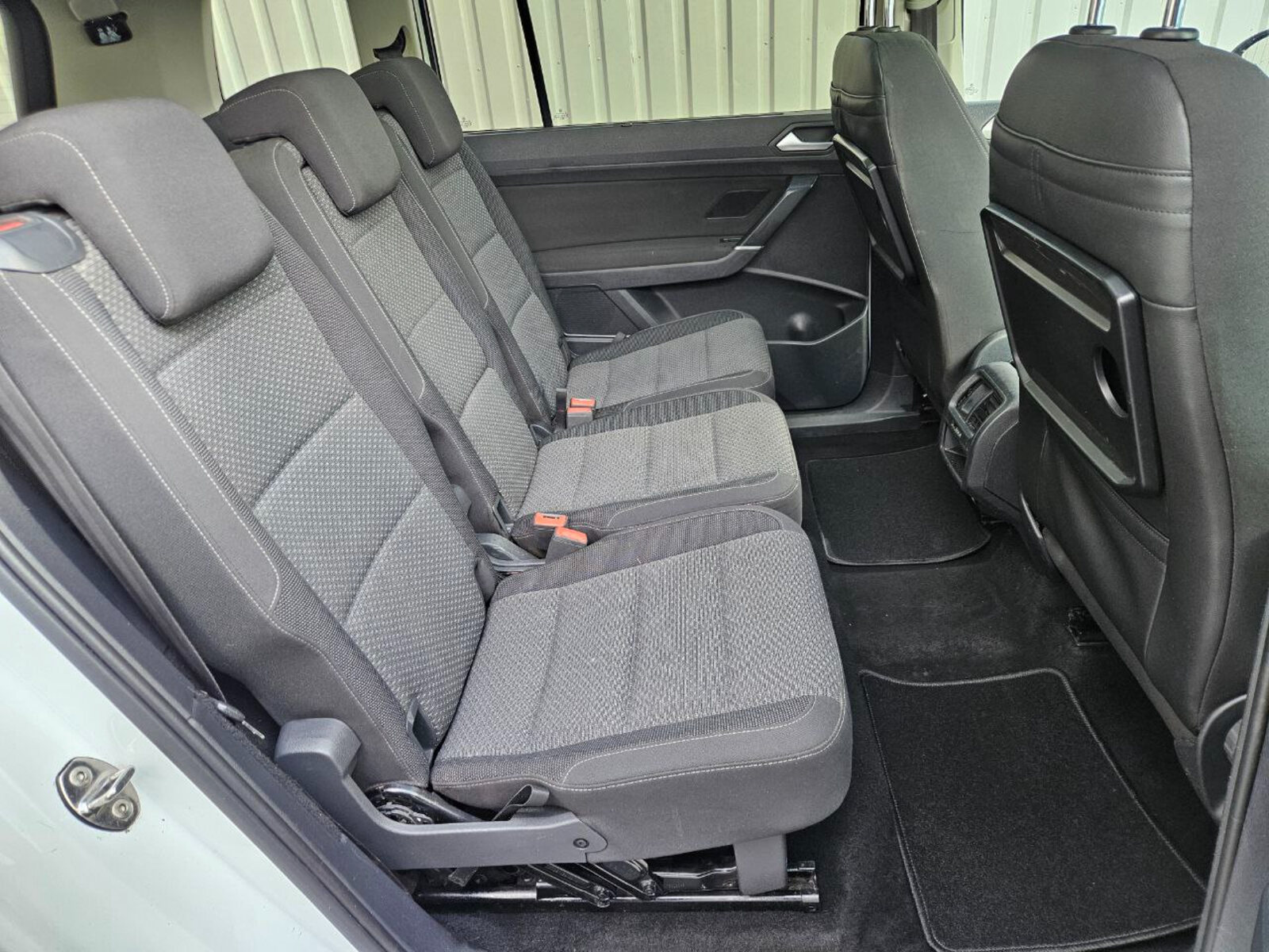 2016 Volkswagen Touran  2.0 TDI Comfortline 7 Seat - Image 19