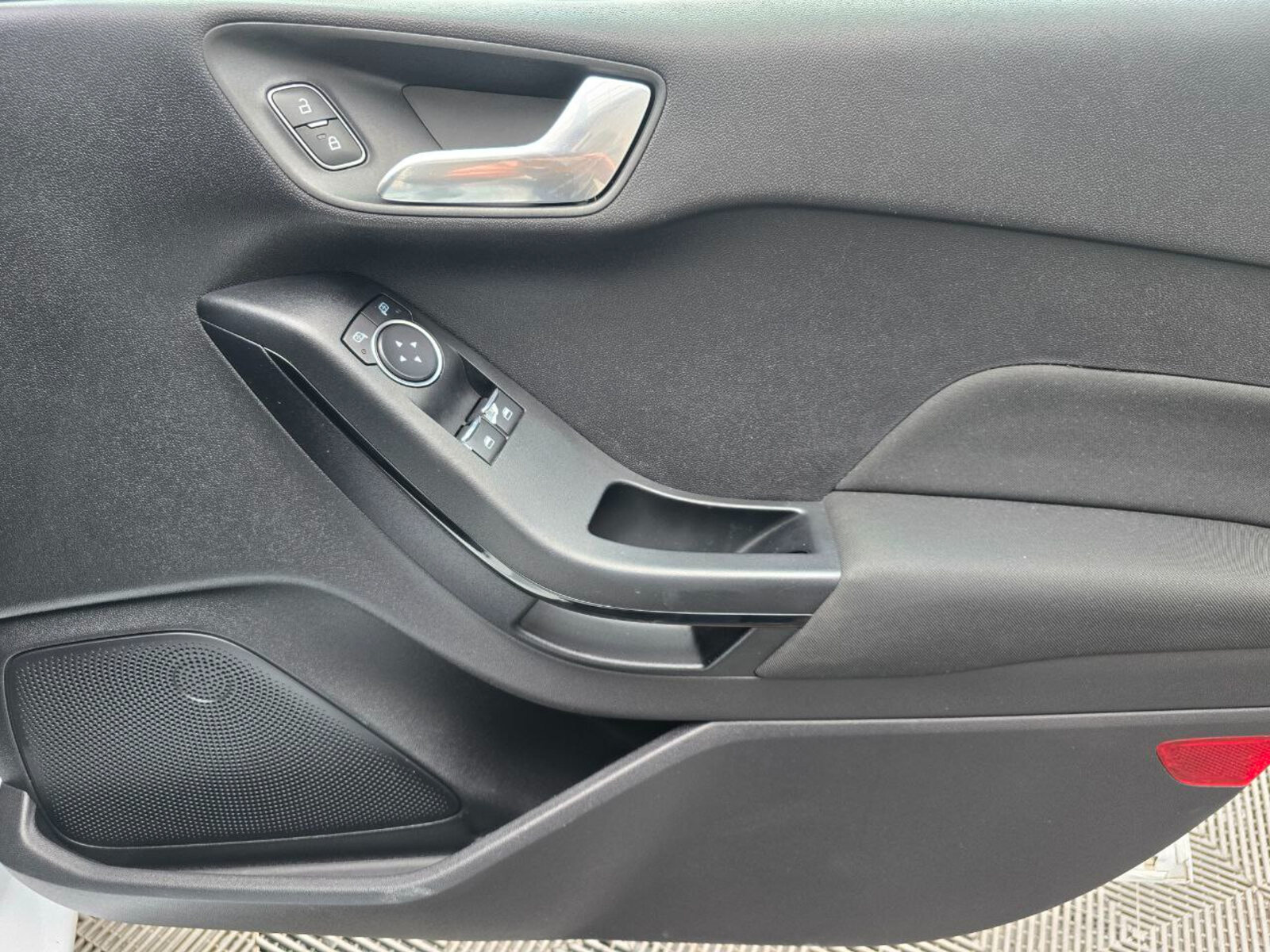 2019 Ford Fiesta Petrol 1.1 Ti-VCT Zetec - Image 17