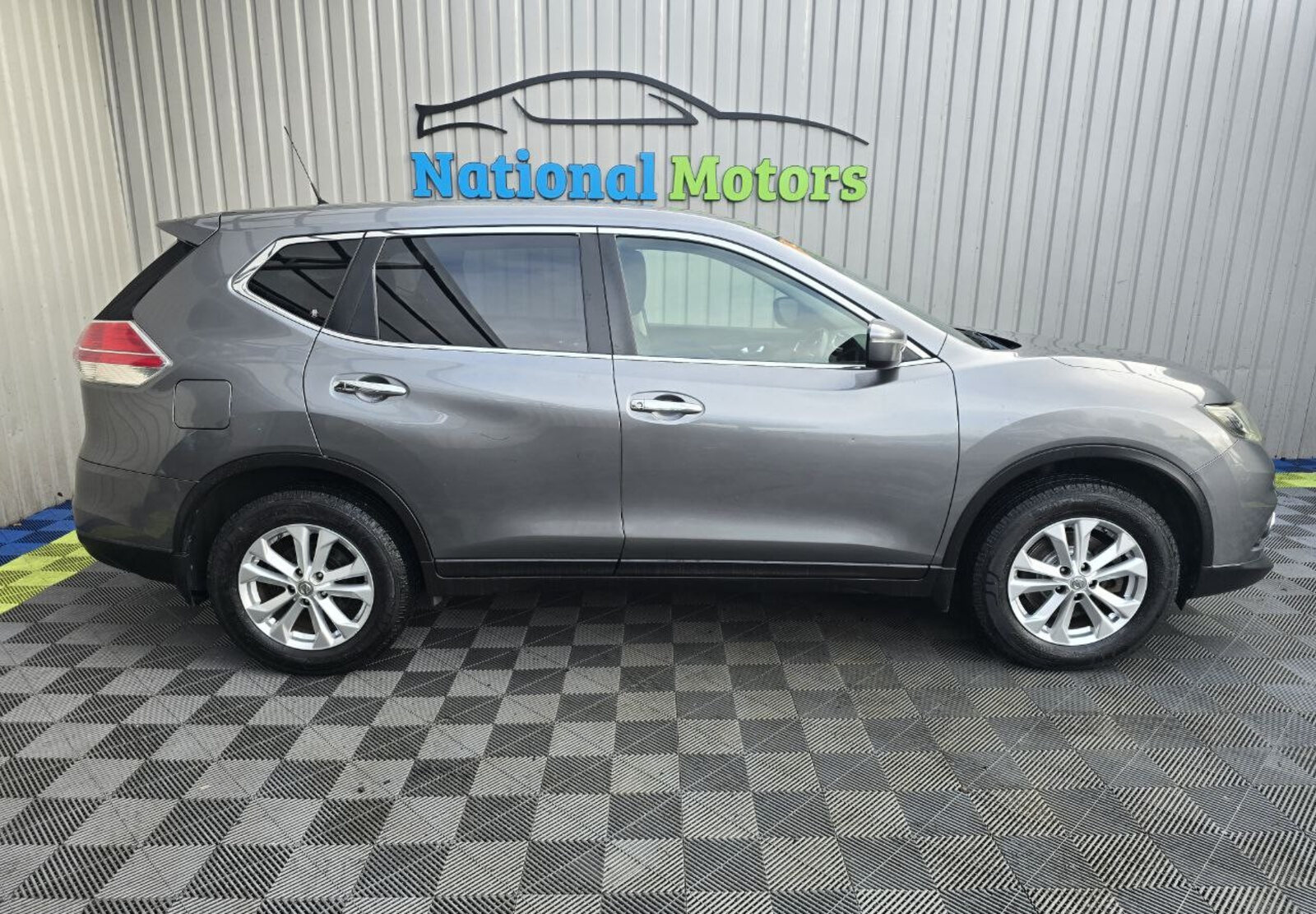 2016 Nissan X-Trail 1.6d SV 7 SEATS - Image 2