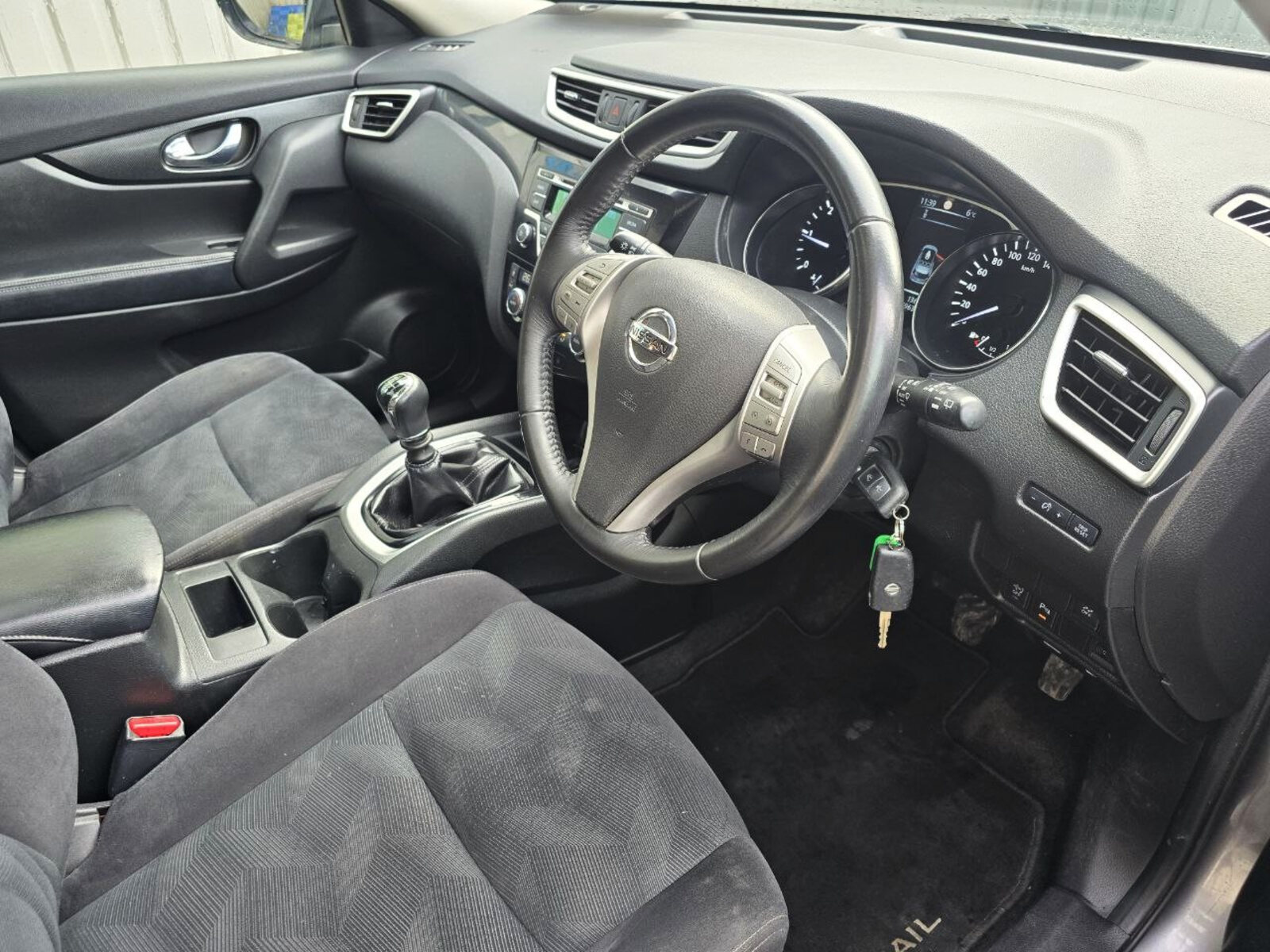 2016 Nissan X-Trail 1.6d SV 7 SEATS - Image 10