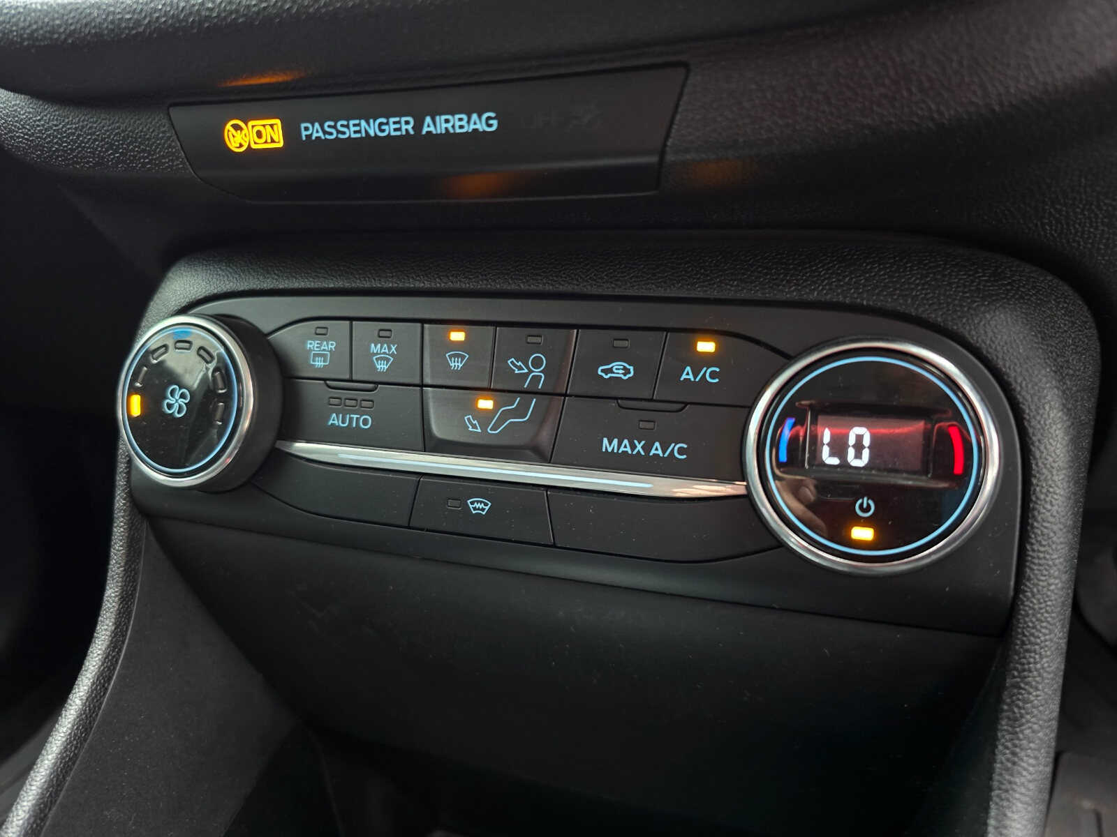 2018 Ford Fiesta TITANIUM 1.0 Petrol - Image 13