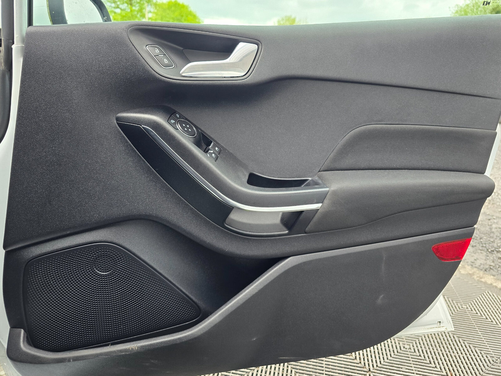 2018 Ford Fiesta TITANIUM 1.0 Petrol - Image 18