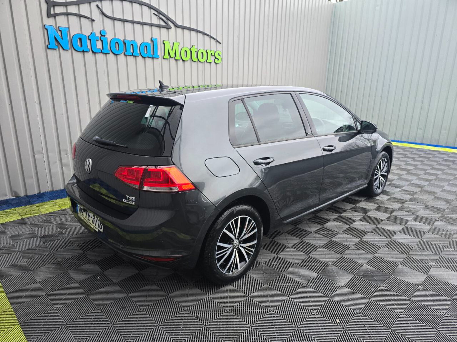 2016 Volkswagen Golf 1.2 Automatic TSI Trendline - Image 3