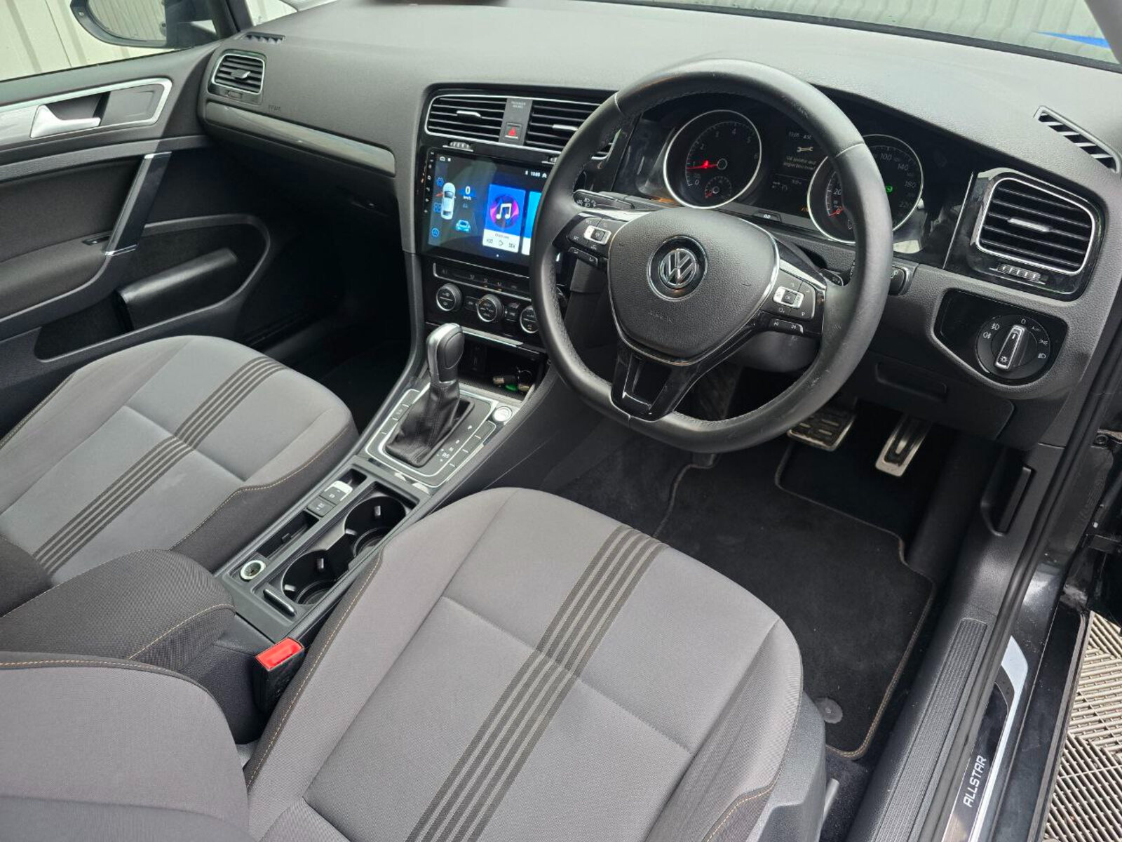 2016 Volkswagen Golf 1.2 Automatic TSI Trendline - Image 11