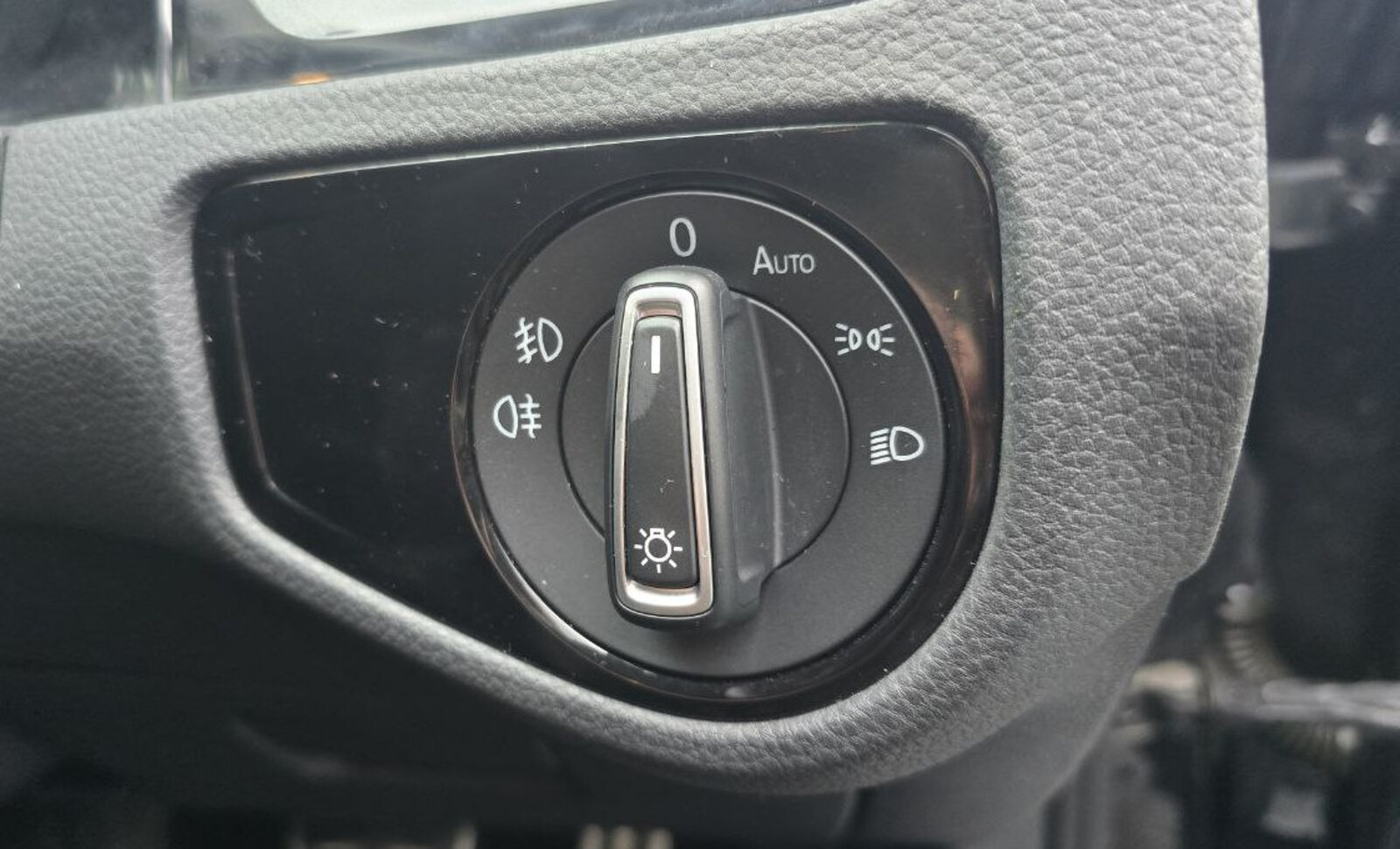 2016 Volkswagen Golf 1.2 Automatic TSI Trendline - Image 18