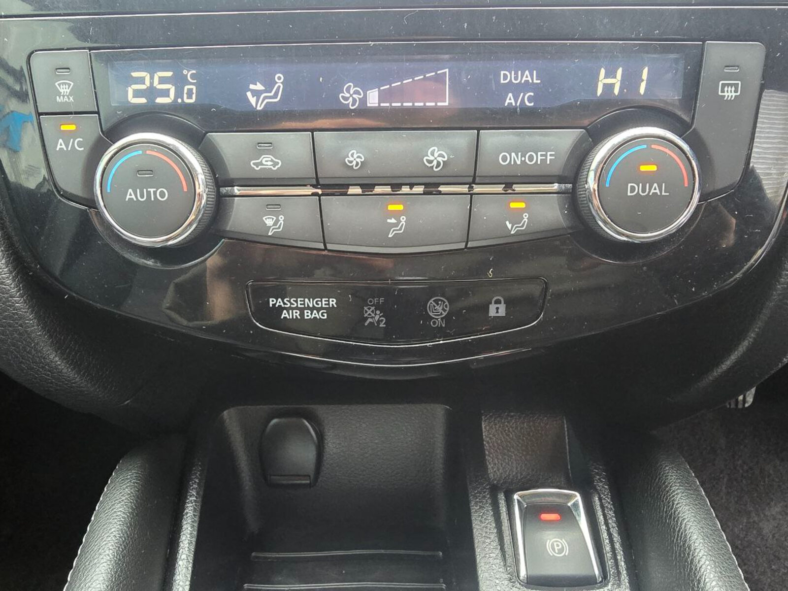 2015 Nissan Qashqai 1.5 DSL - Image 13