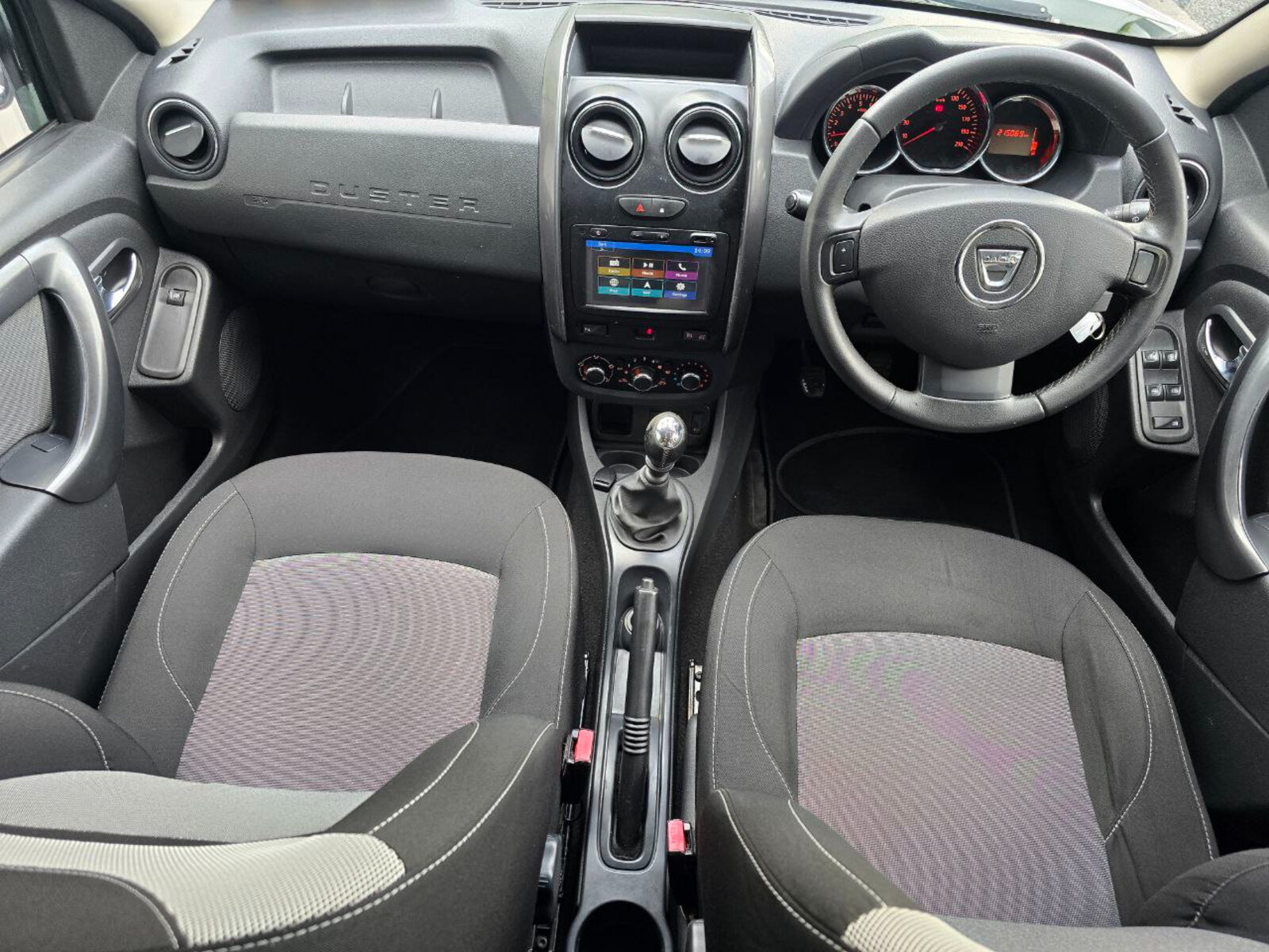 2017 Dacia Duster 1.5 dCi 110 PRESTIGE - Image 11