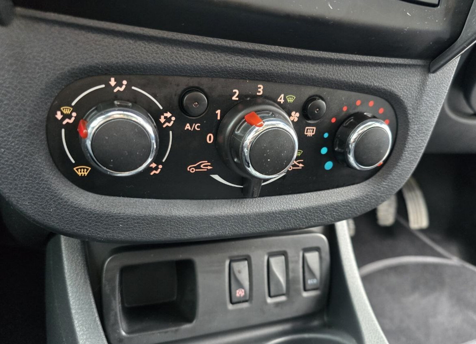 2017 Dacia Duster 1.5 dCi 110 PRESTIGE - Image 14