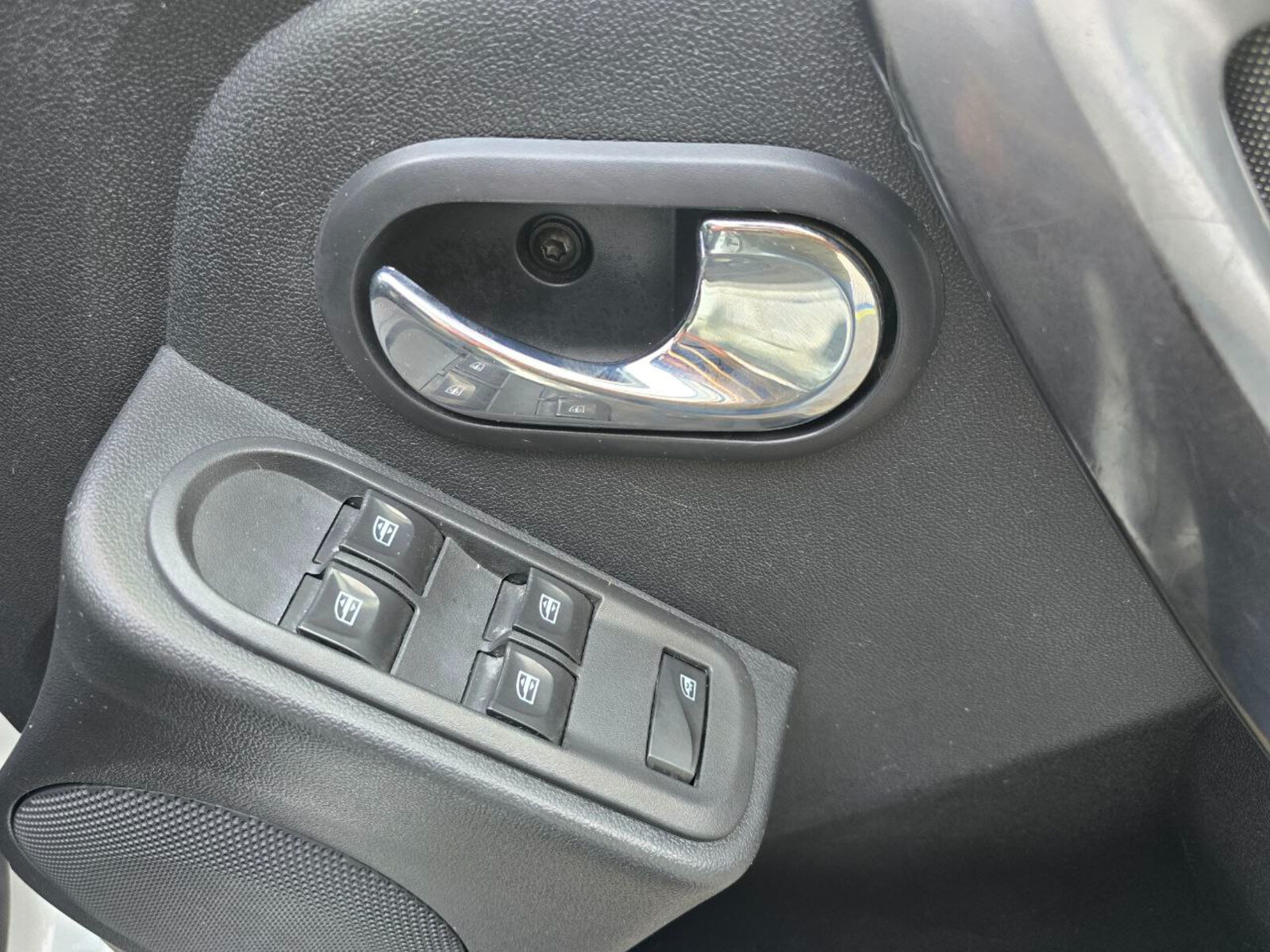 2017 Dacia Duster 1.5 dCi 110 PRESTIGE - Image 17