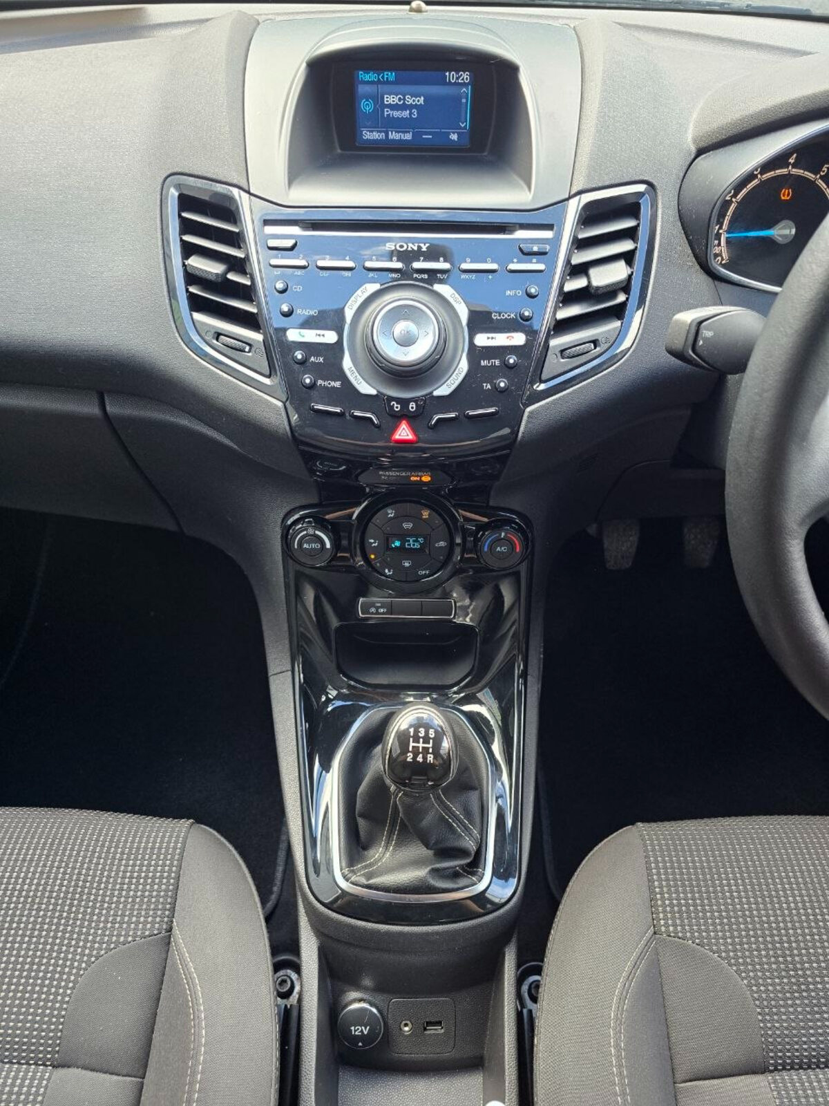 2015 Ford Fiesta Titanium 1.0 Petrol - Image 13